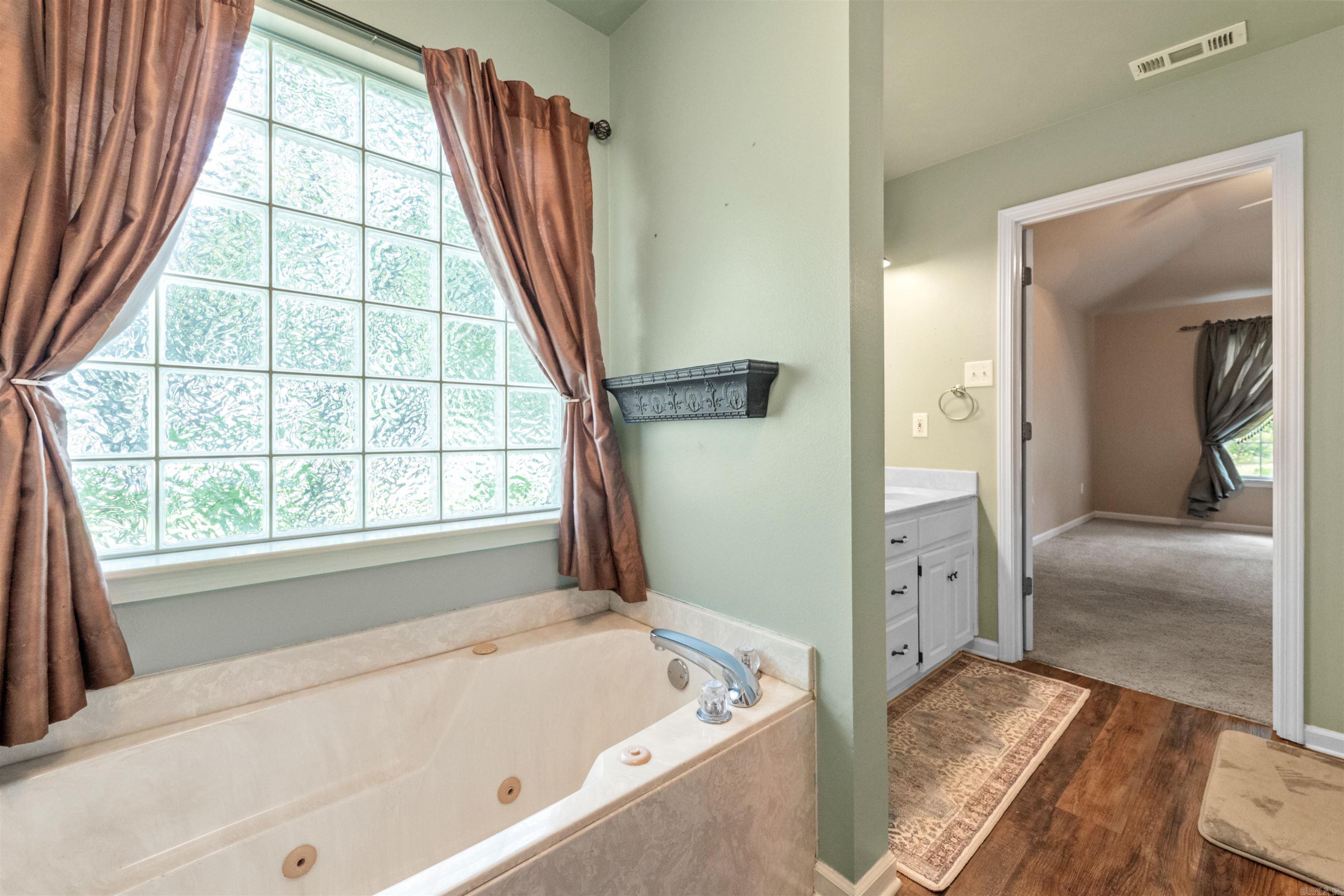15  Diamond Dr  Cabot, AR