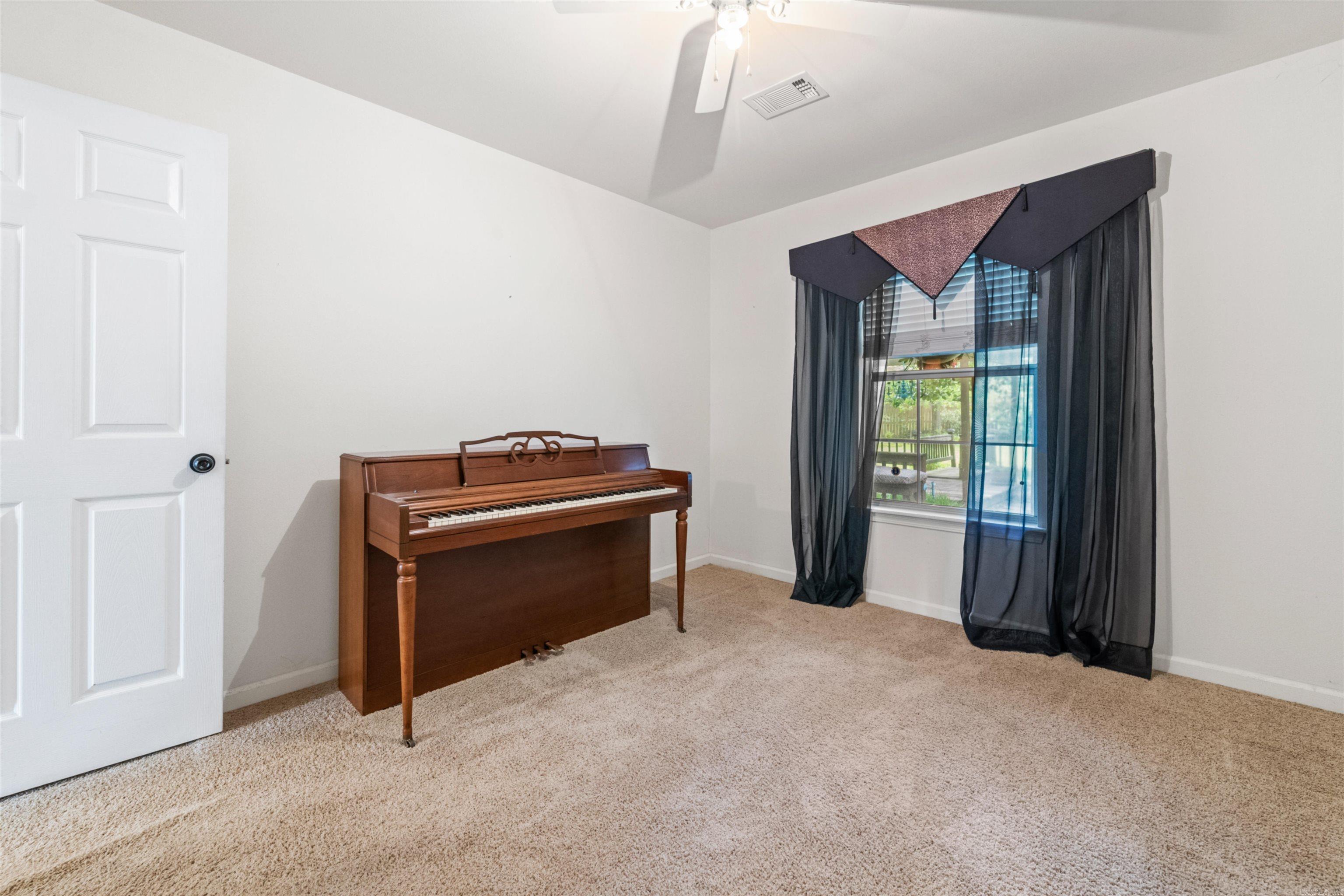 15  Diamond Dr  Cabot, AR