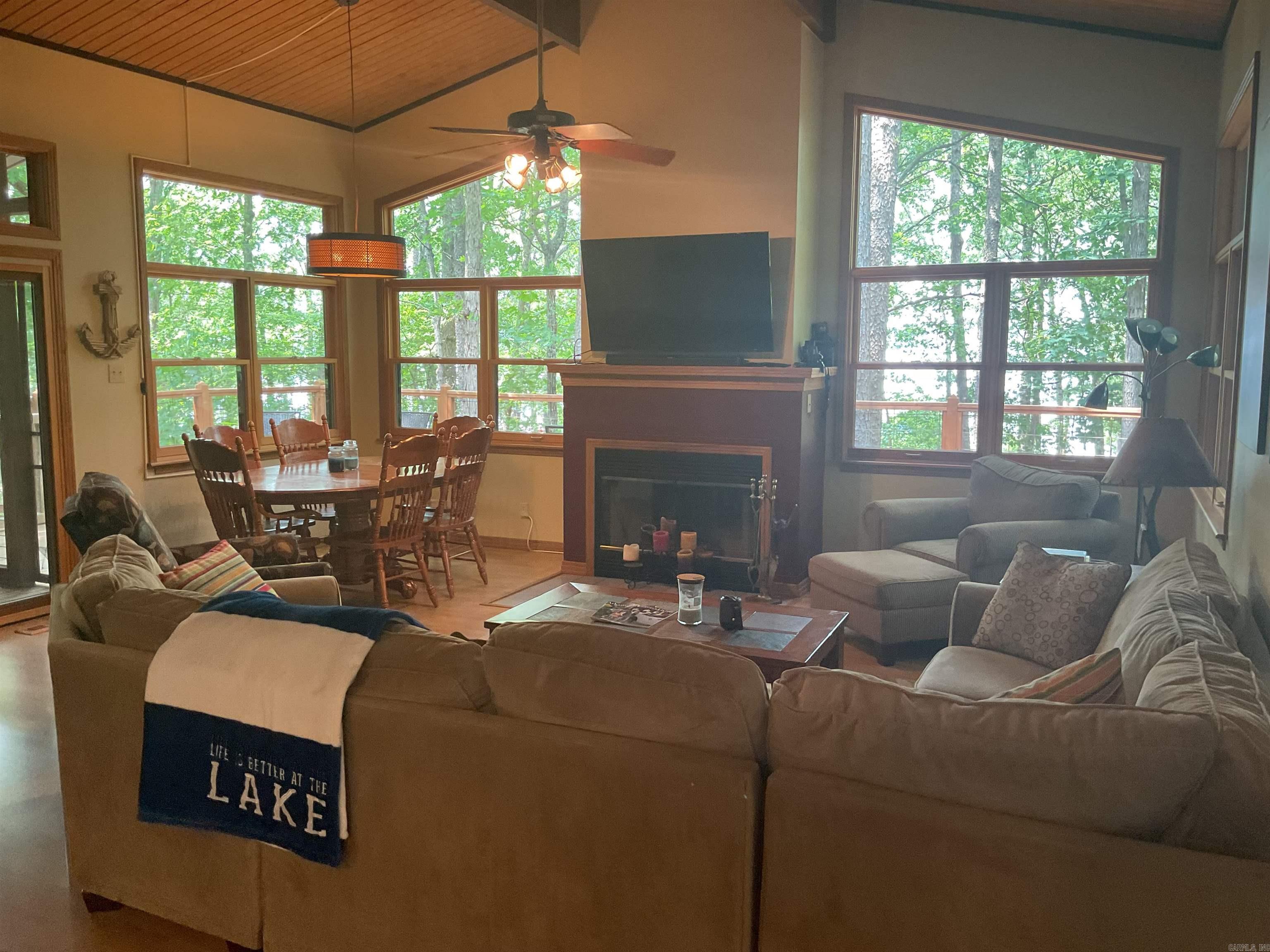 935  Christopher  Quitman, AR