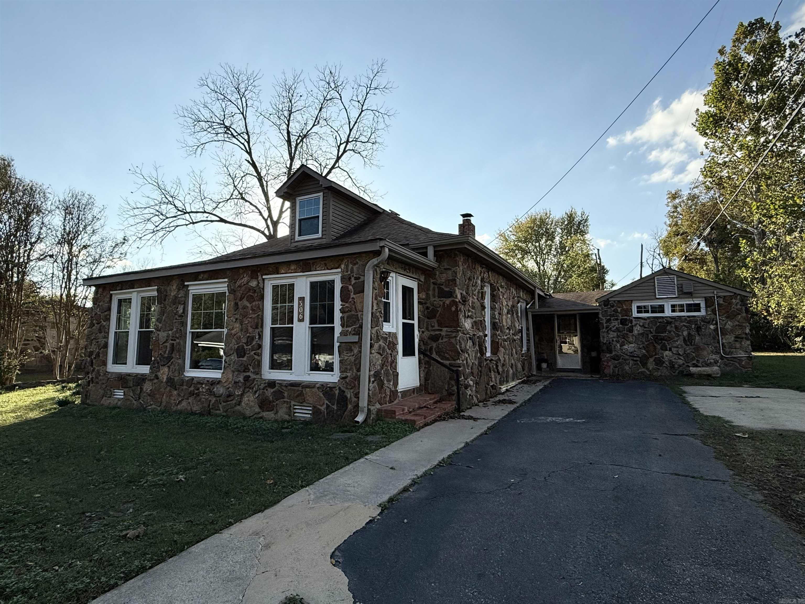 306 S 4th  Heber Springs, AR