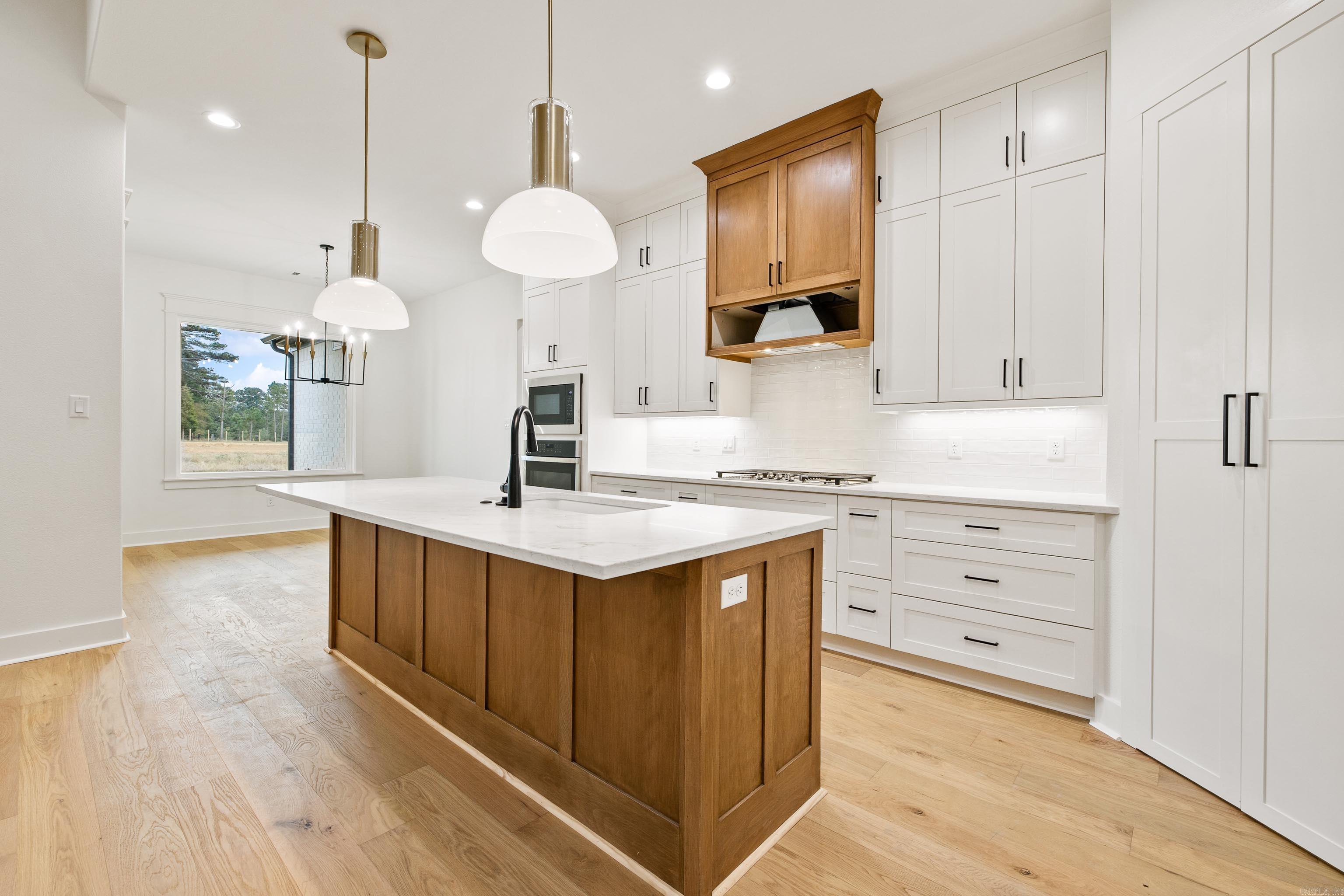 6154 Majestic Waters  Alexander, AR