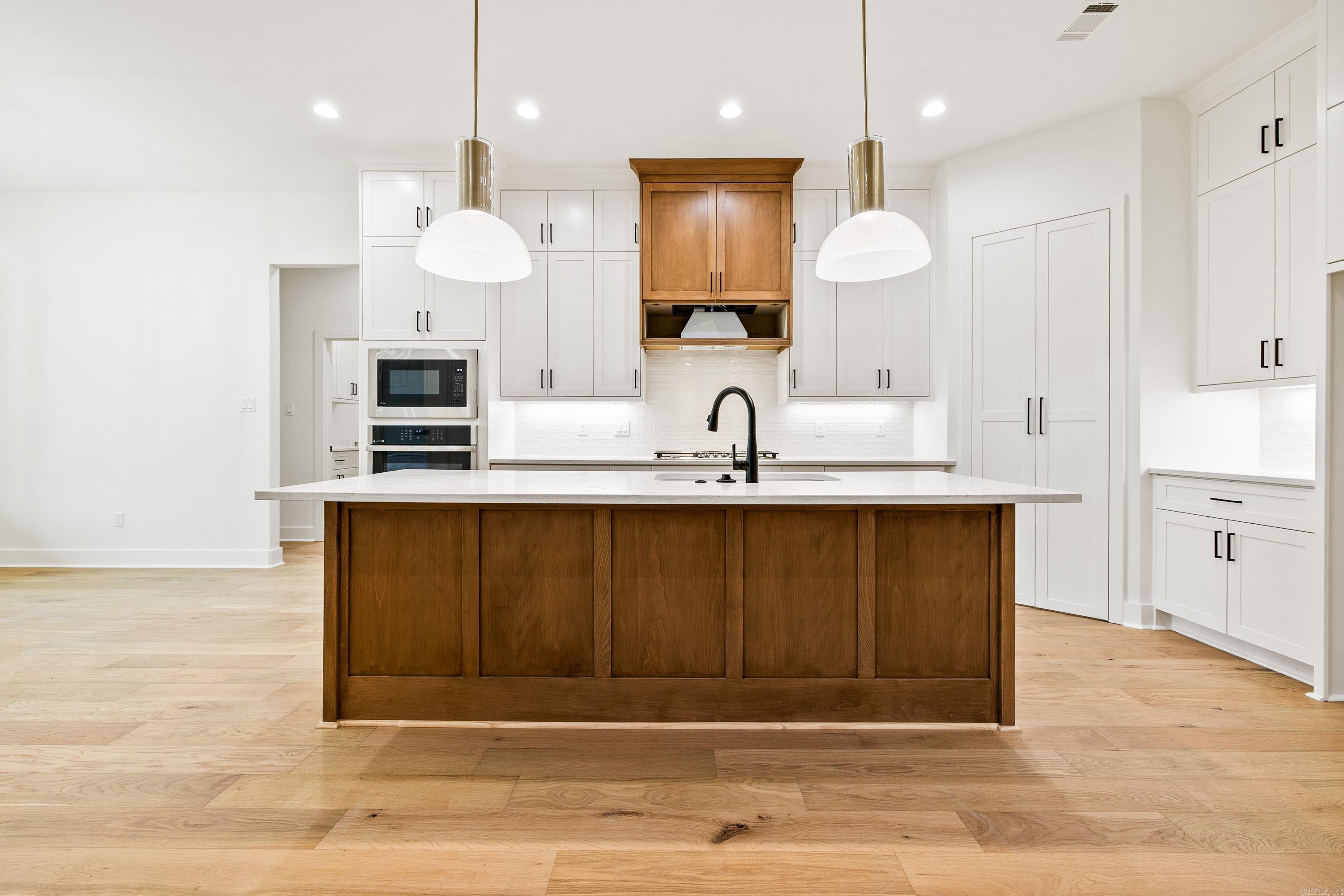 6154 Majestic Waters  Alexander, AR