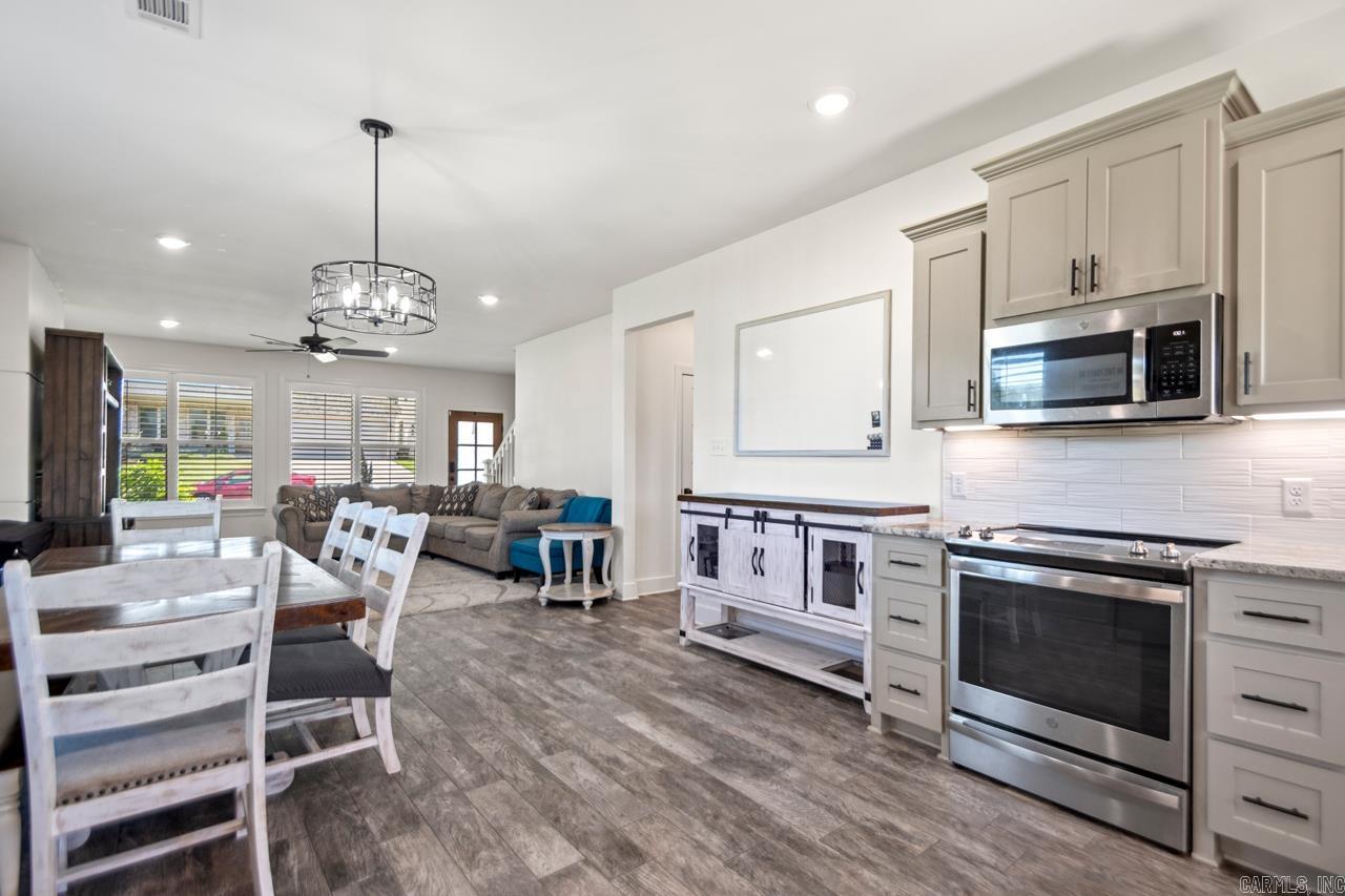 1103  Grand Teton Dr  Benton, AR