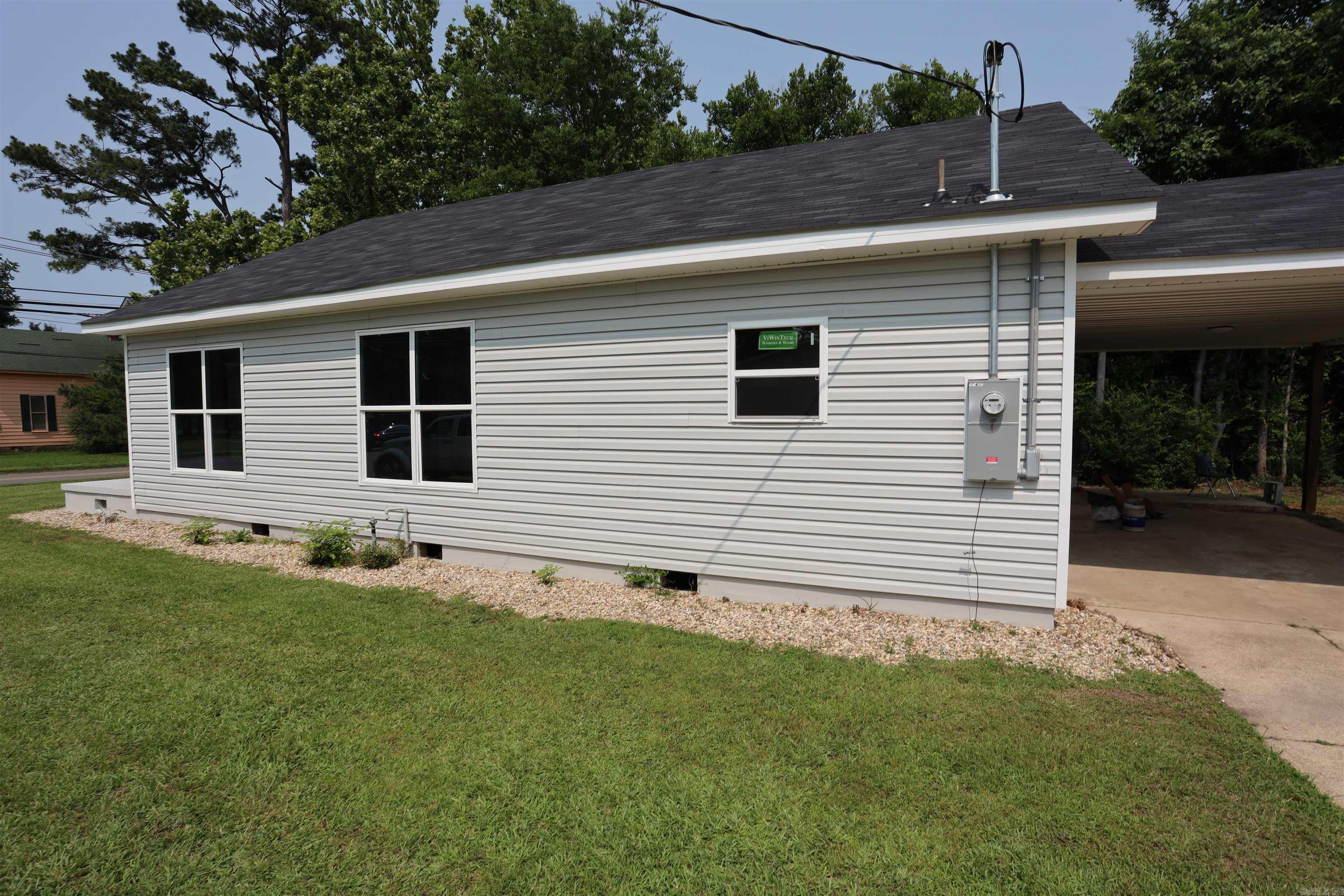 203 W Central  Warren, AR