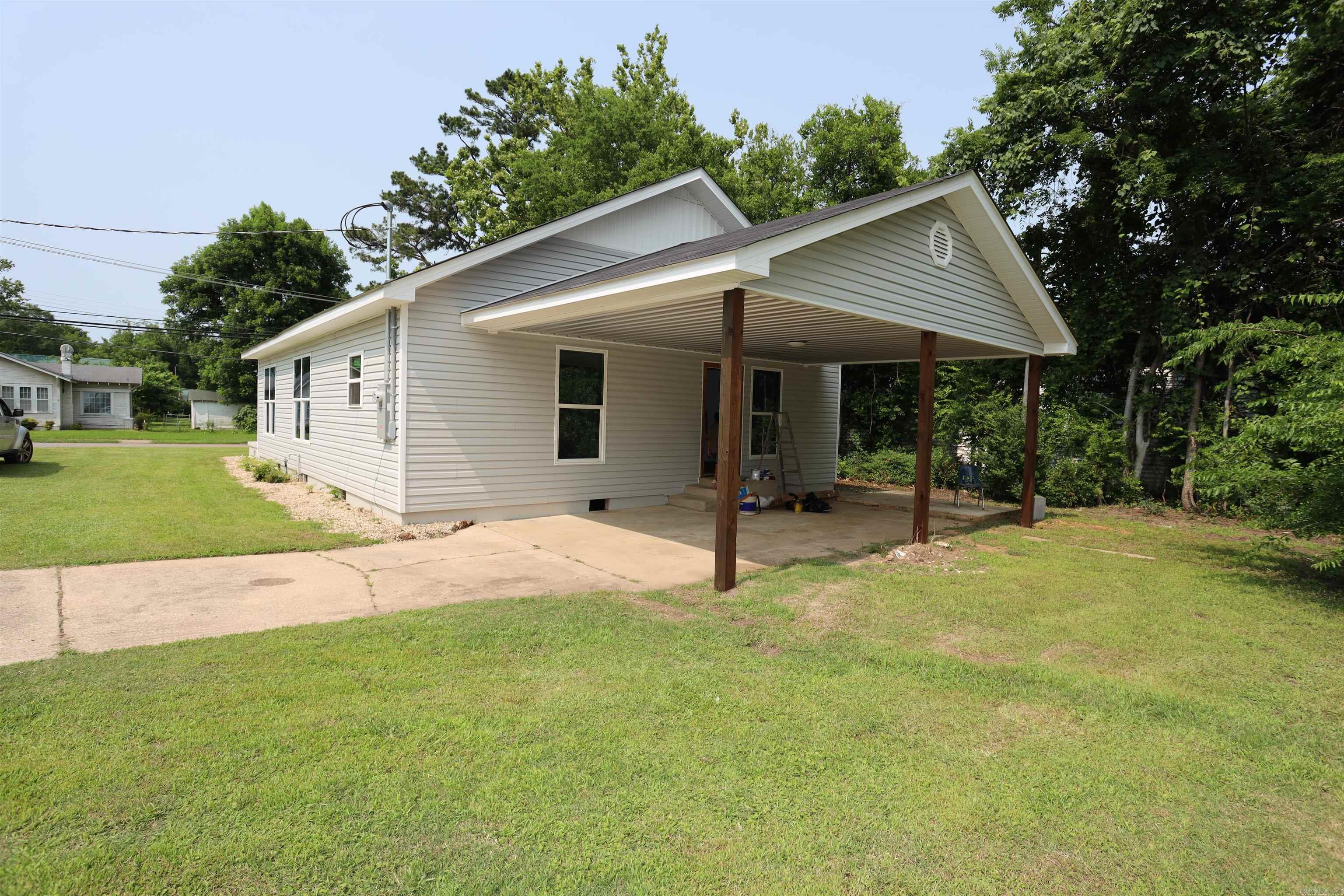 203 W Central  Warren, AR