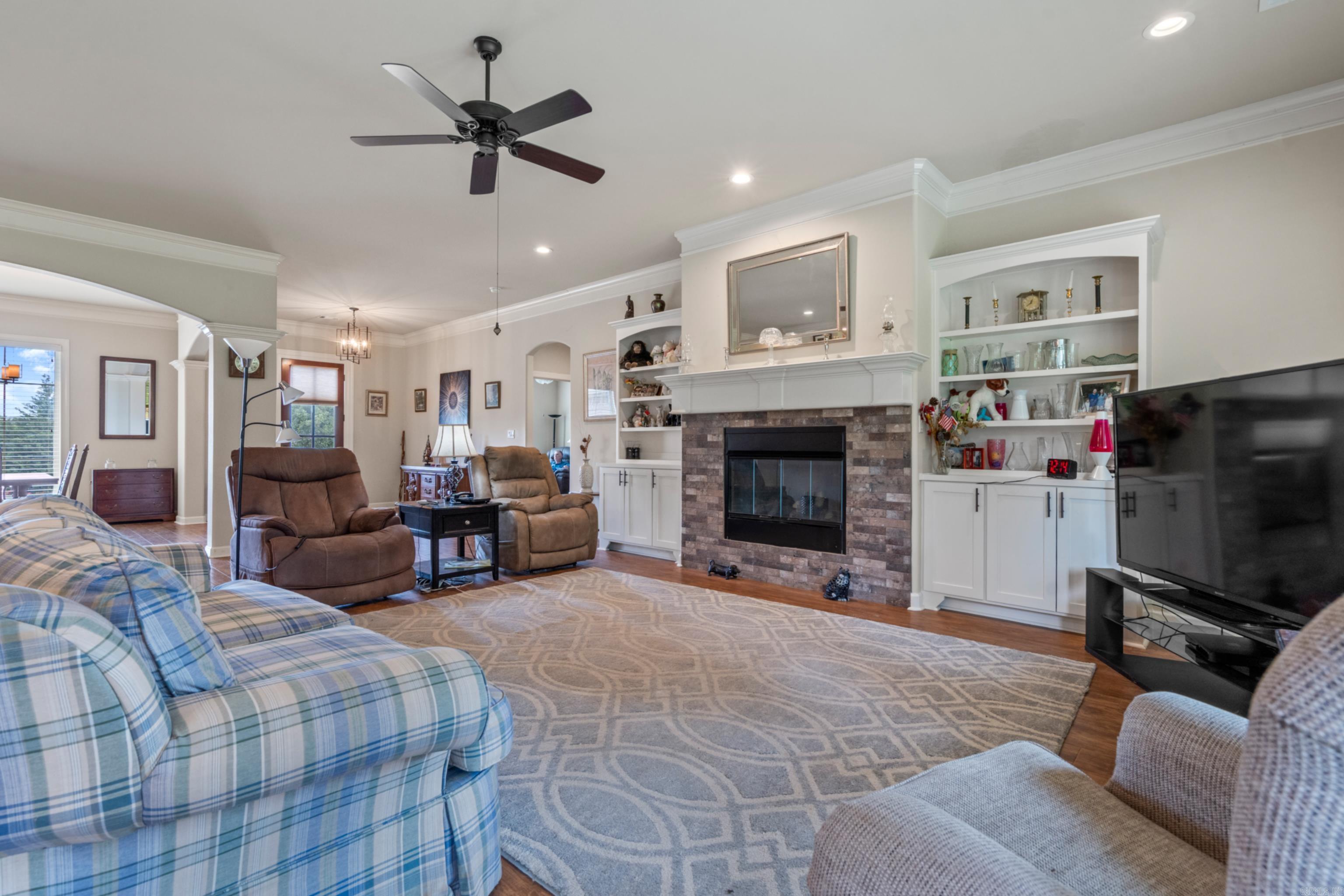 155  Glencairn  Hot Springs, AR