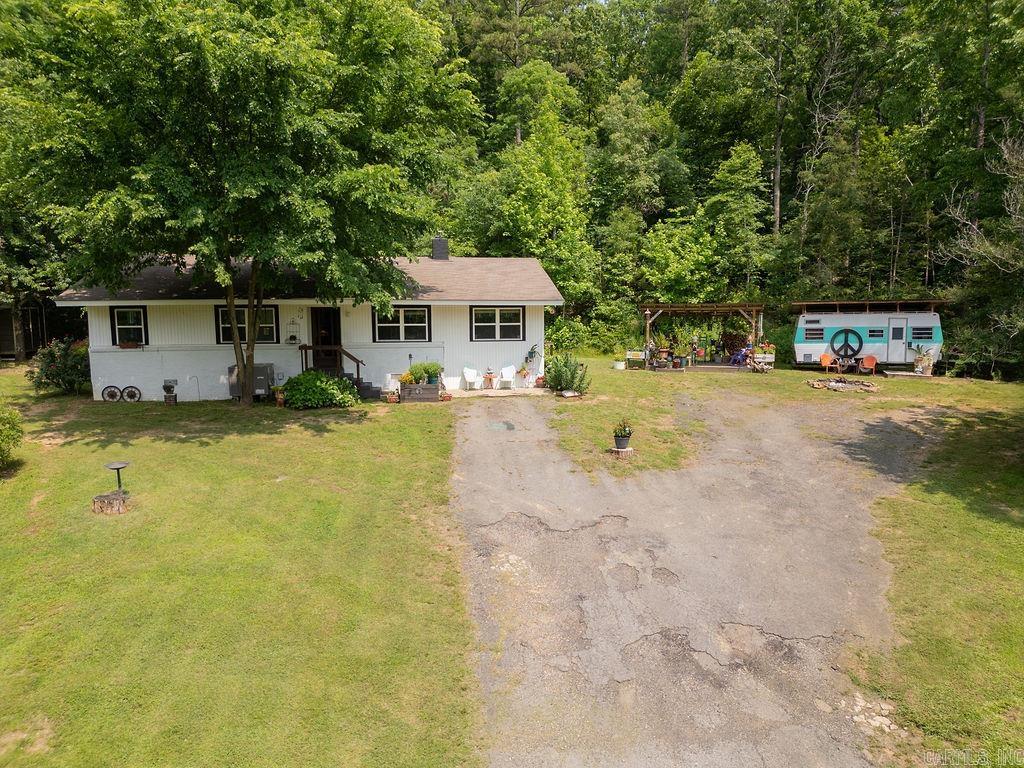 3848  Highway 95  Clinton, AR