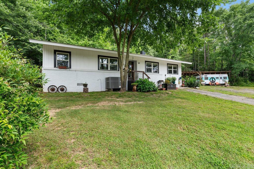 3848  Highway 95  Clinton, AR