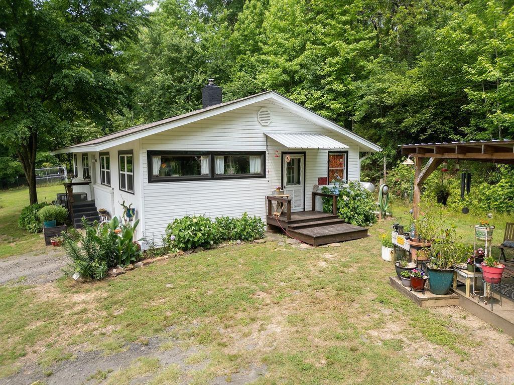 3848  Highway 95  Clinton, AR