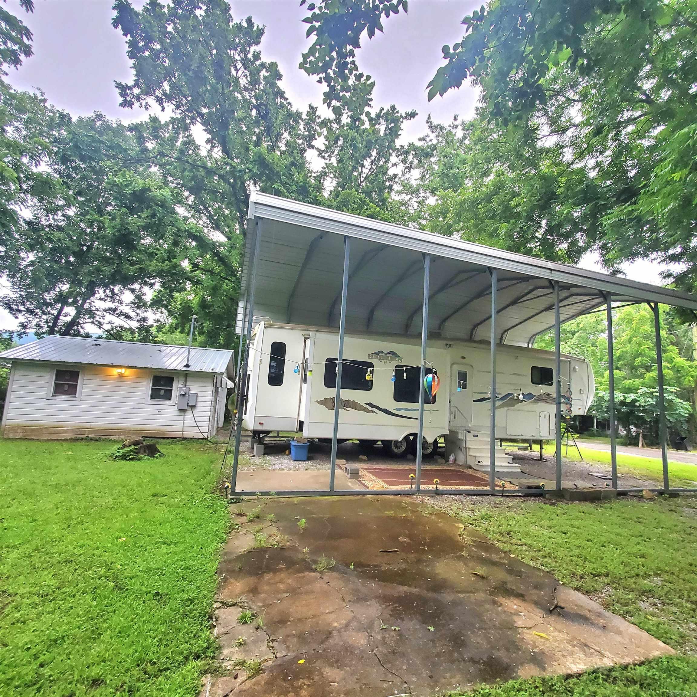 109 N Union  Mountain View, AR