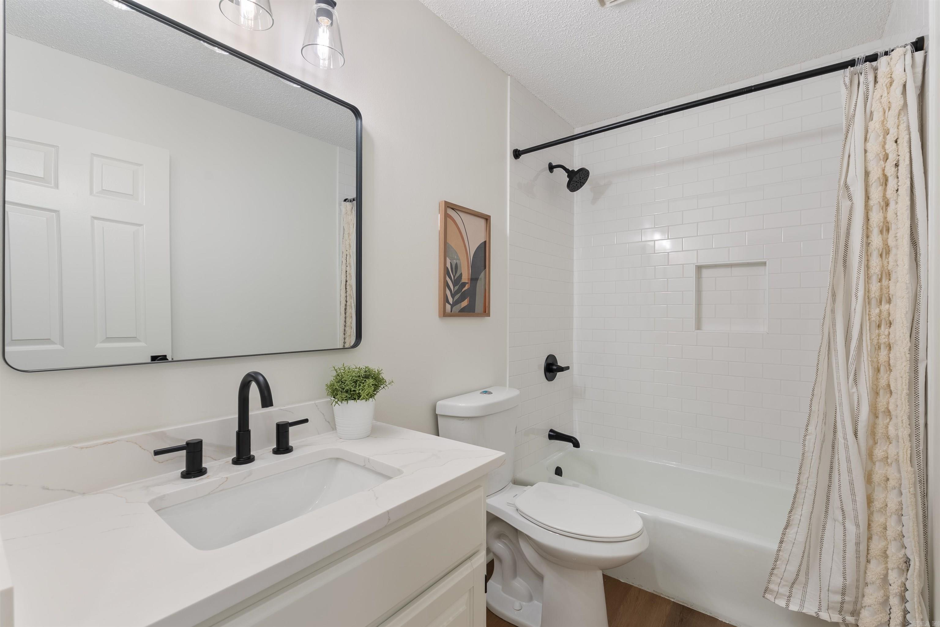 2215  Hickorynut  Little Rock, AR