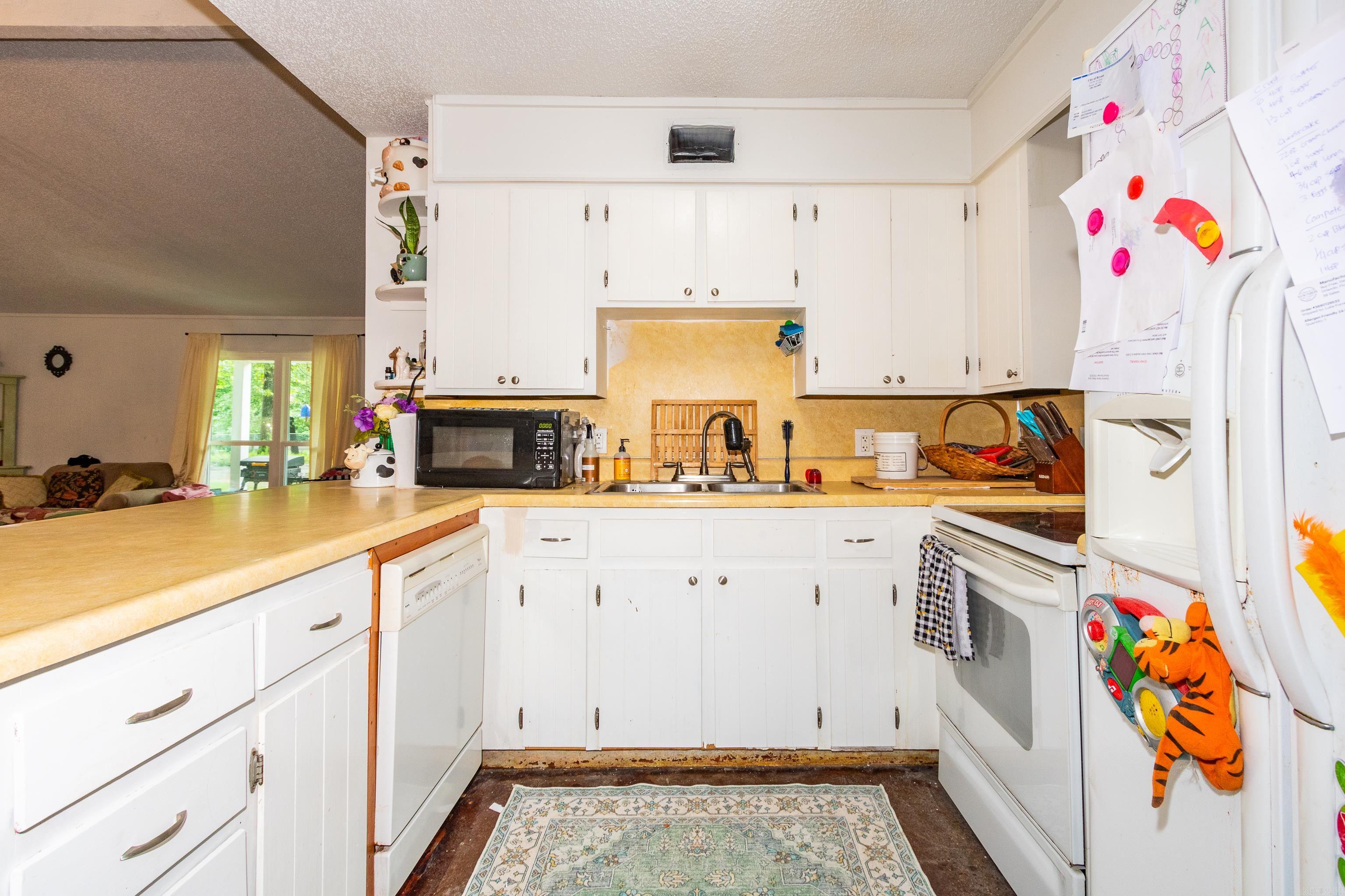 8422  Robinwood Dr  Mabelvale, AR