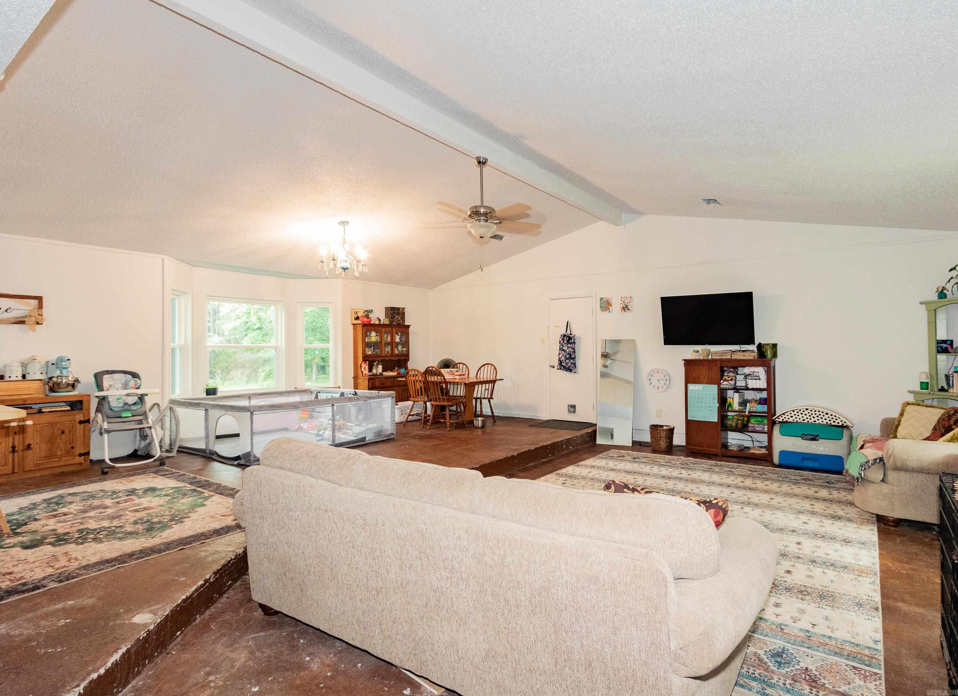 8422  Robinwood Dr  Mabelvale, AR