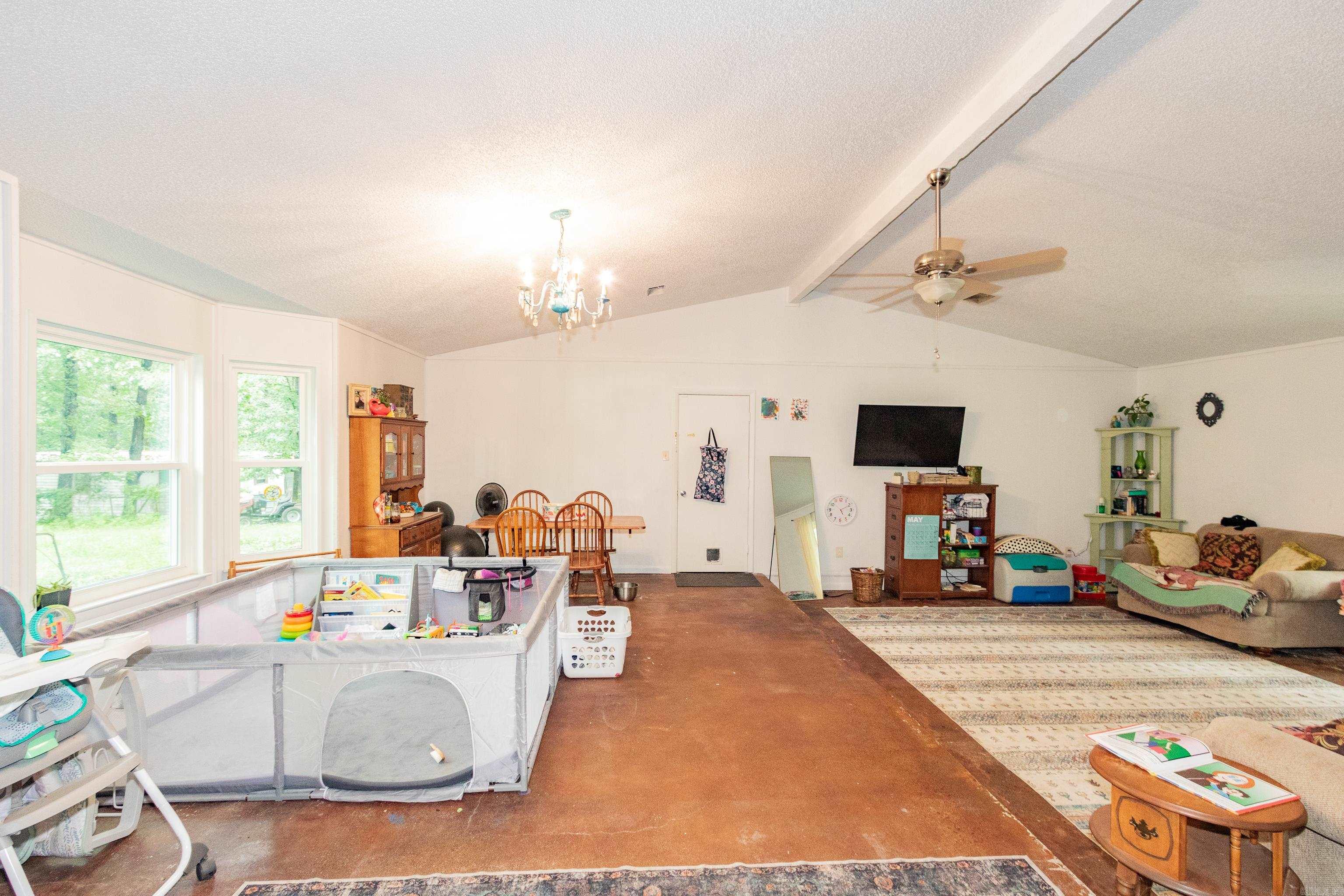 8422  Robinwood Dr  Mabelvale, AR