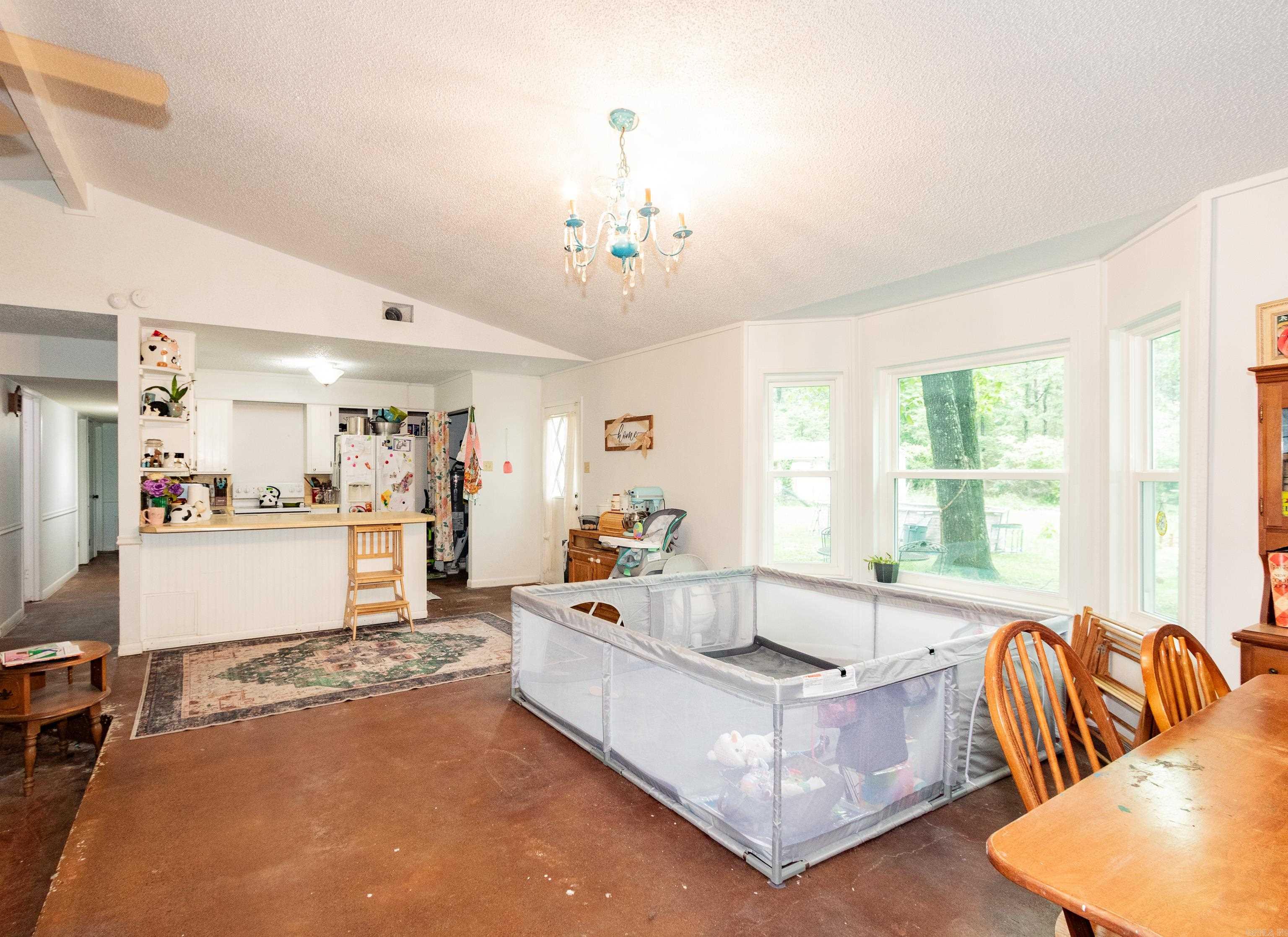 8422  Robinwood Dr  Mabelvale, AR