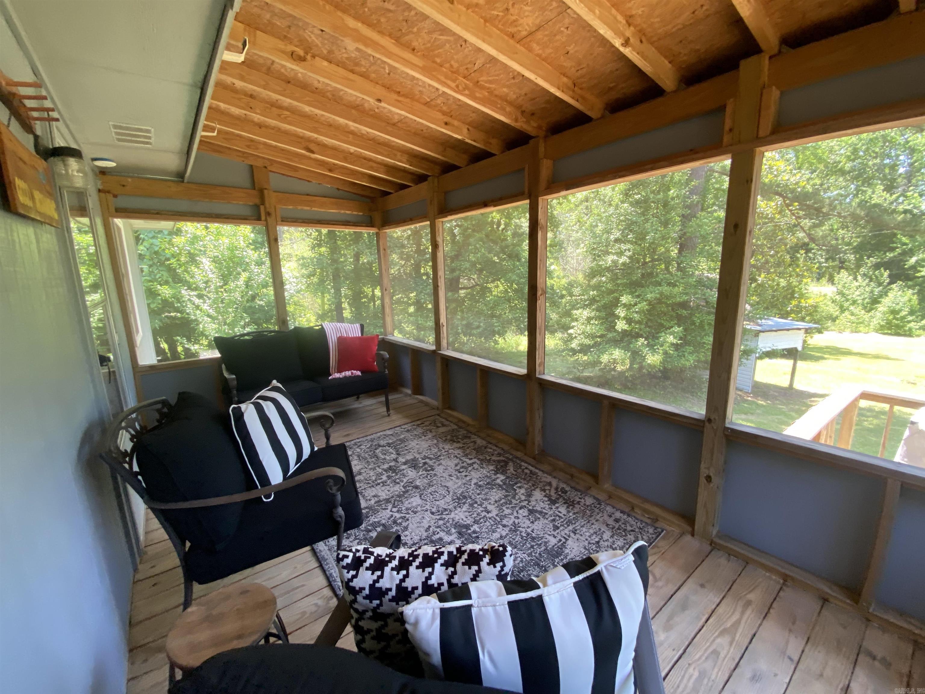 47  Eagle  Mount Ida, AR