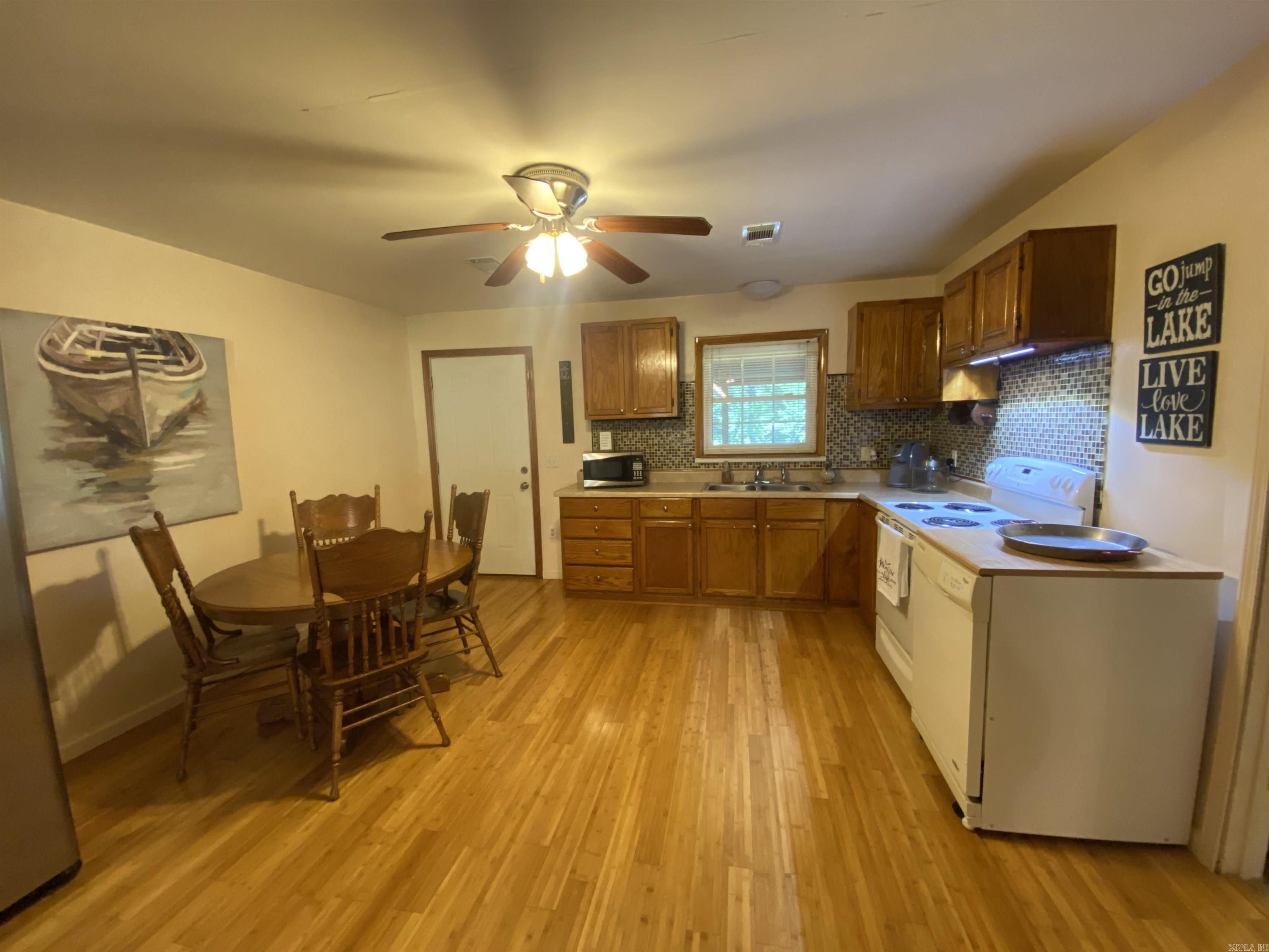 47  Eagle  Mount Ida, AR