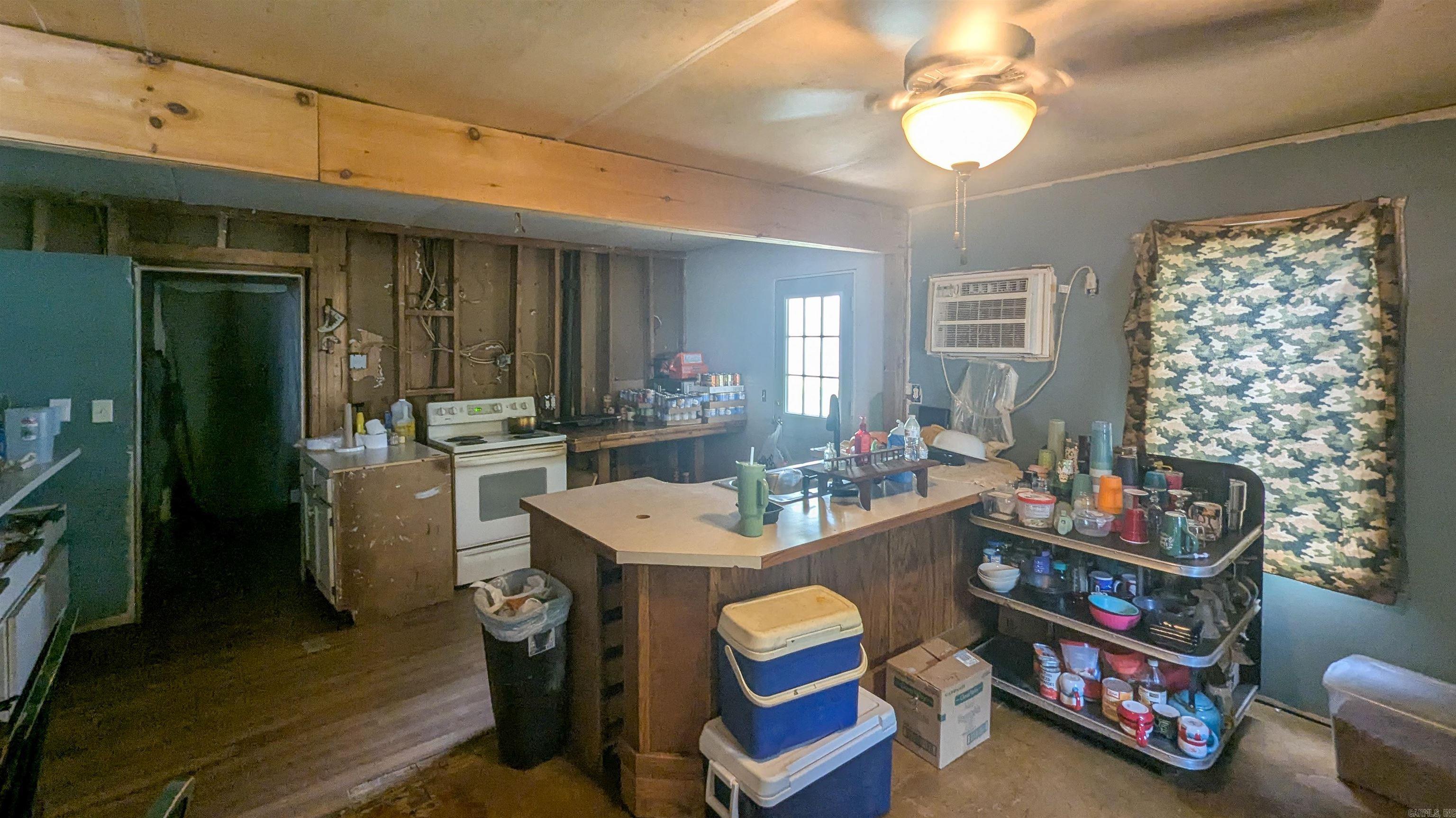 1407  Dill  Newport, AR