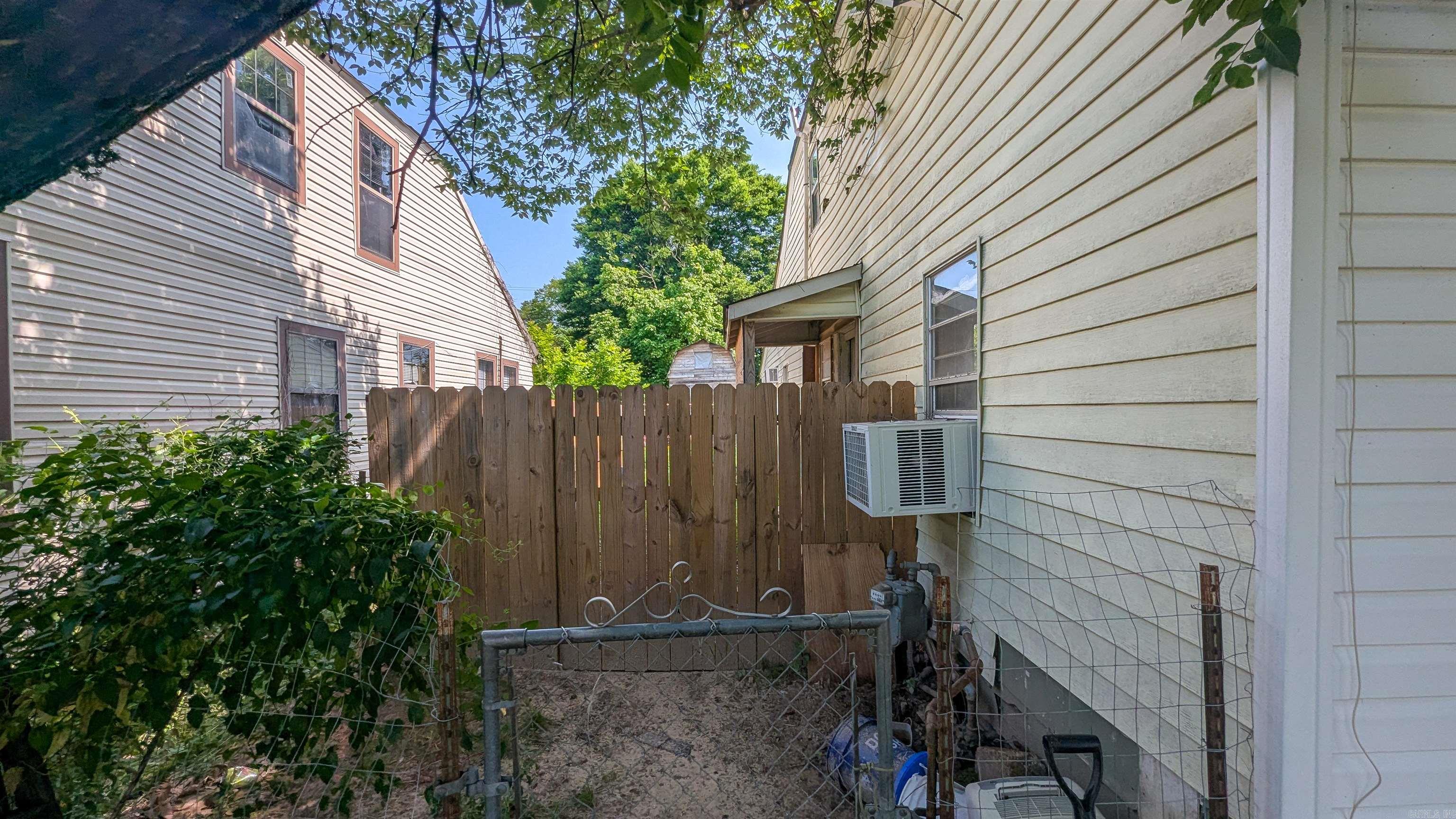 1407  Dill  Newport, AR