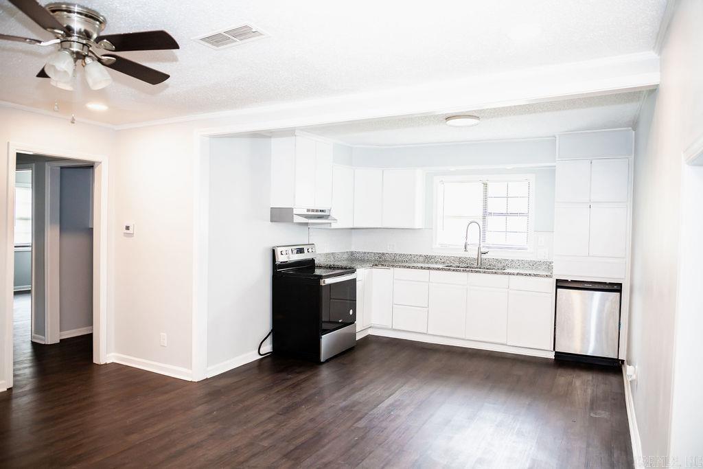 1512  Dixon  Pine Bluff, AR