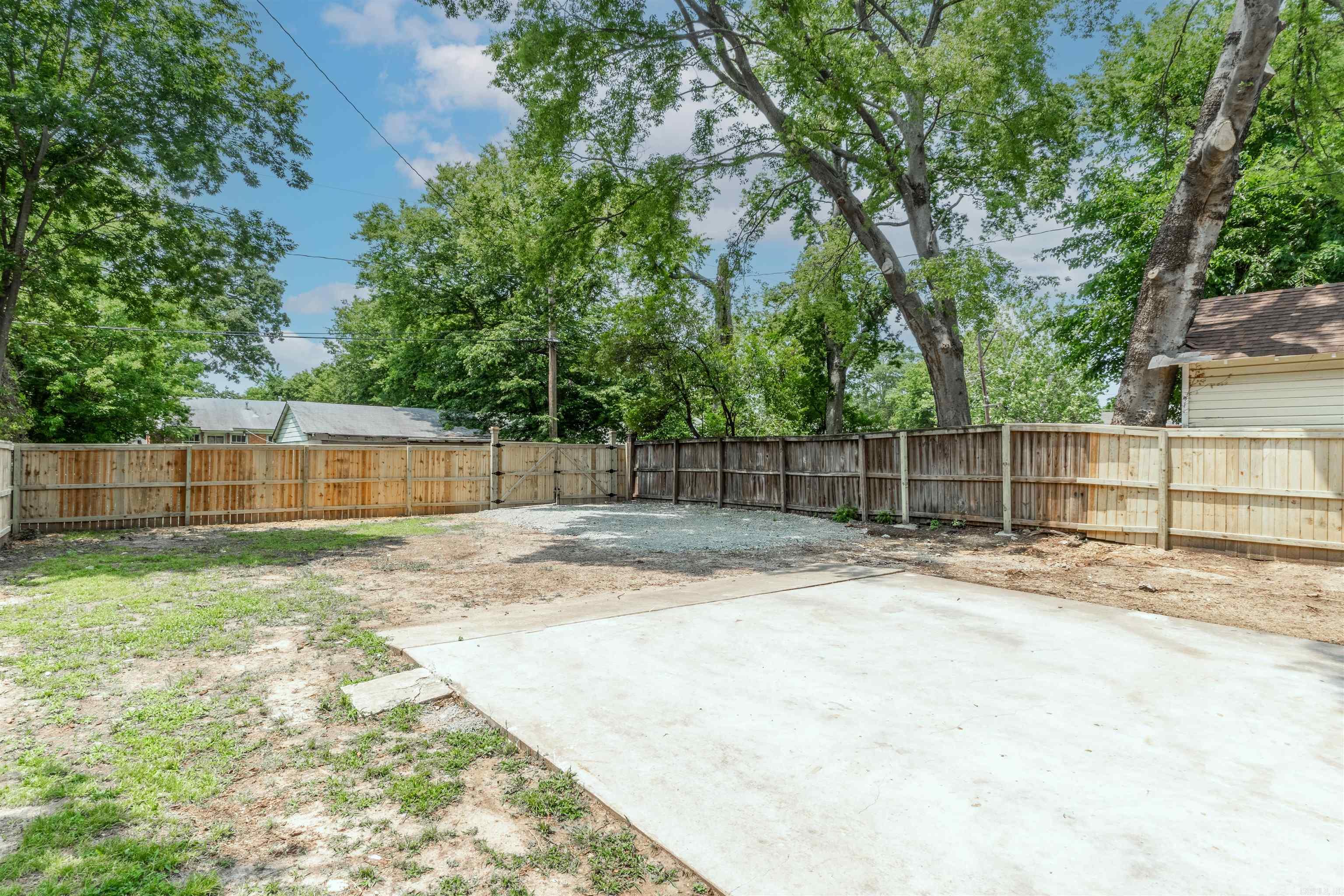 1908 S Gaines  Little Rock, AR