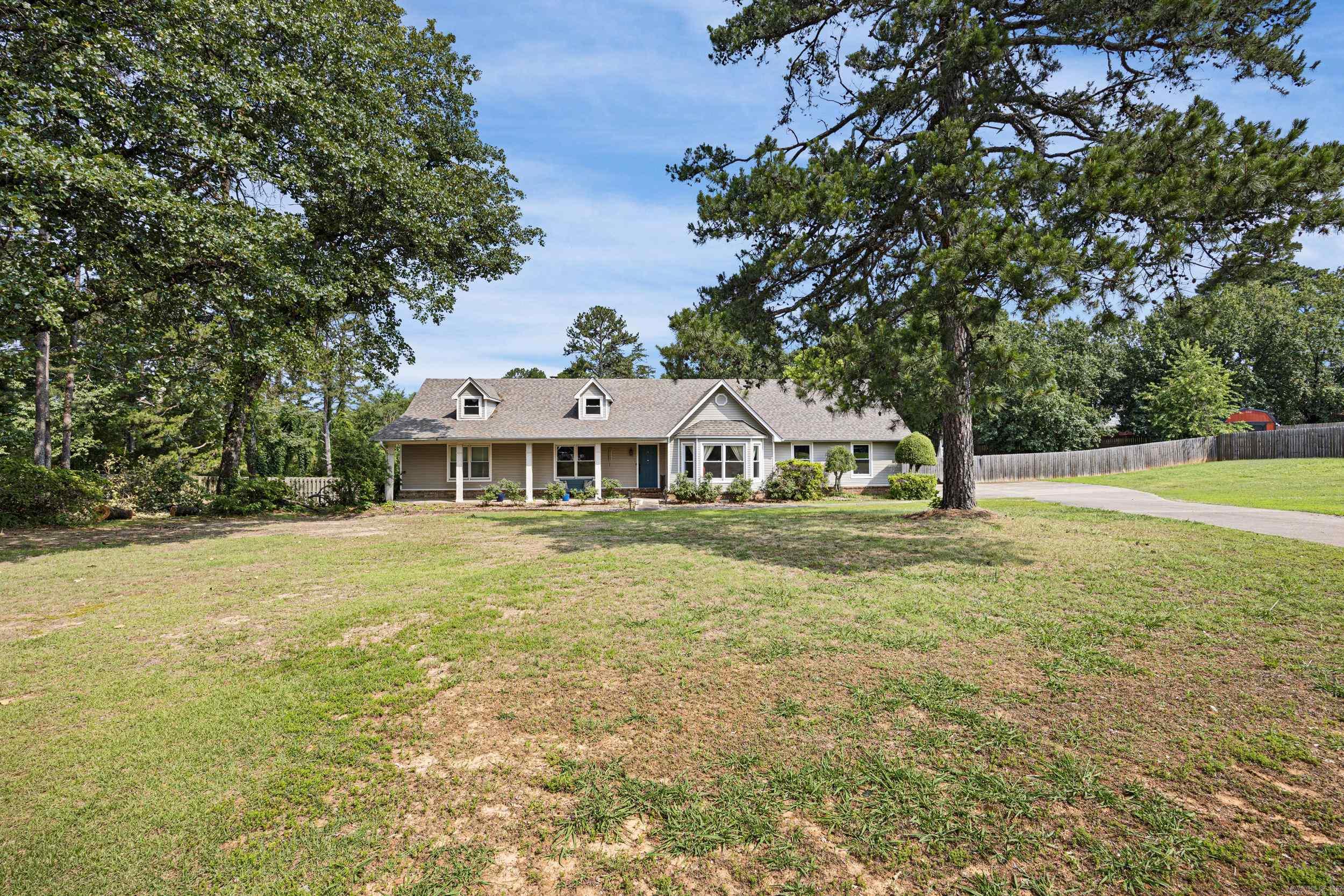 2920  Highland Dr  Russellville, AR