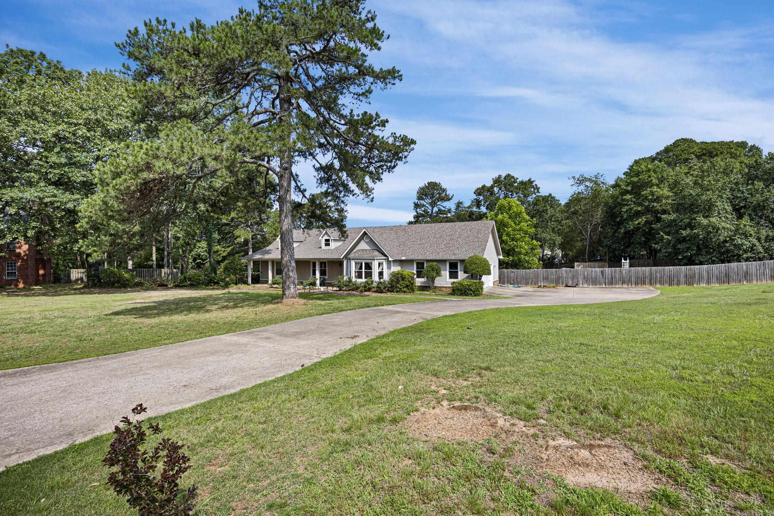 2920  Highland Dr  Russellville, AR