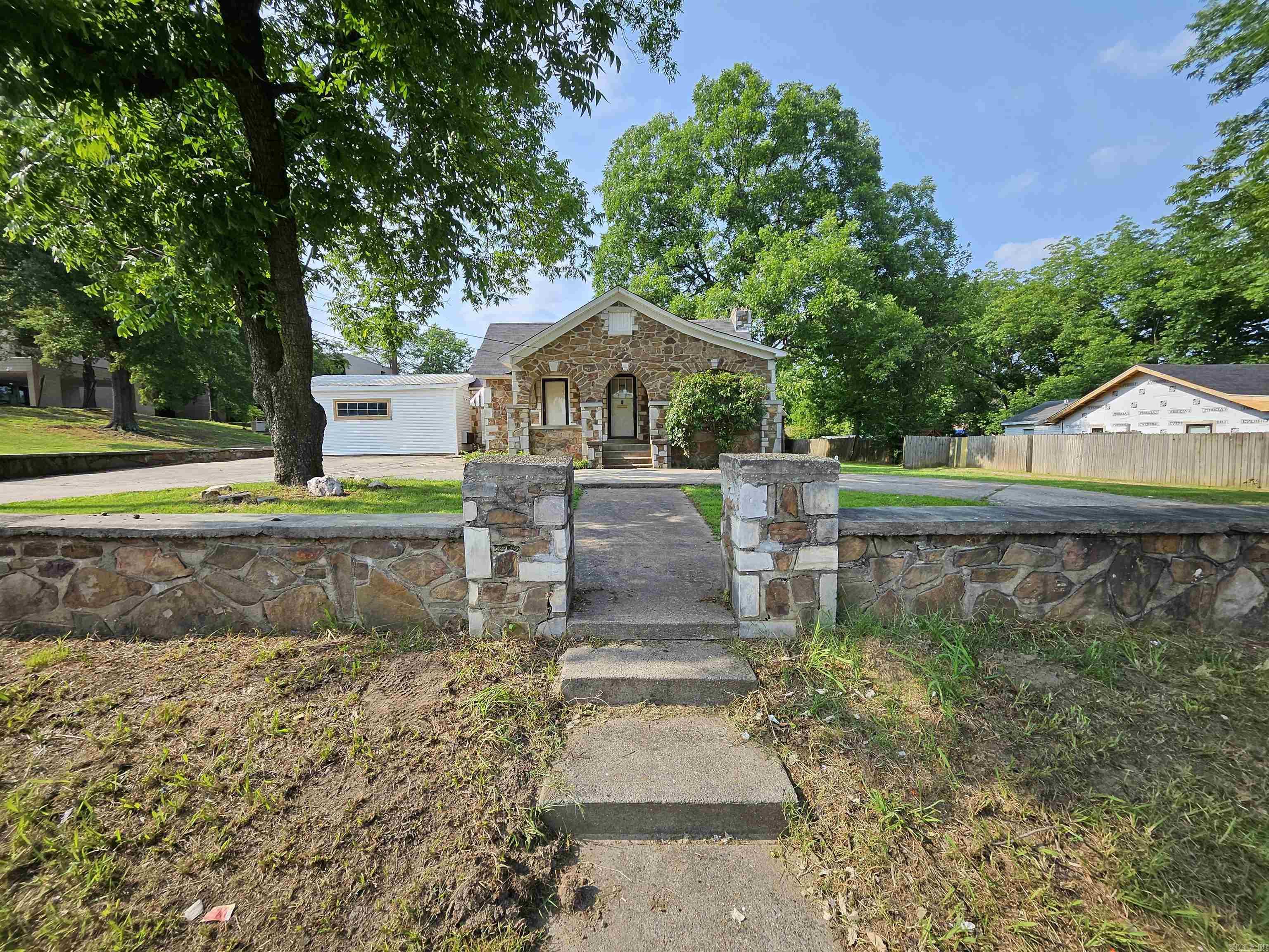 1421 W 25th  North Little Rock, AR