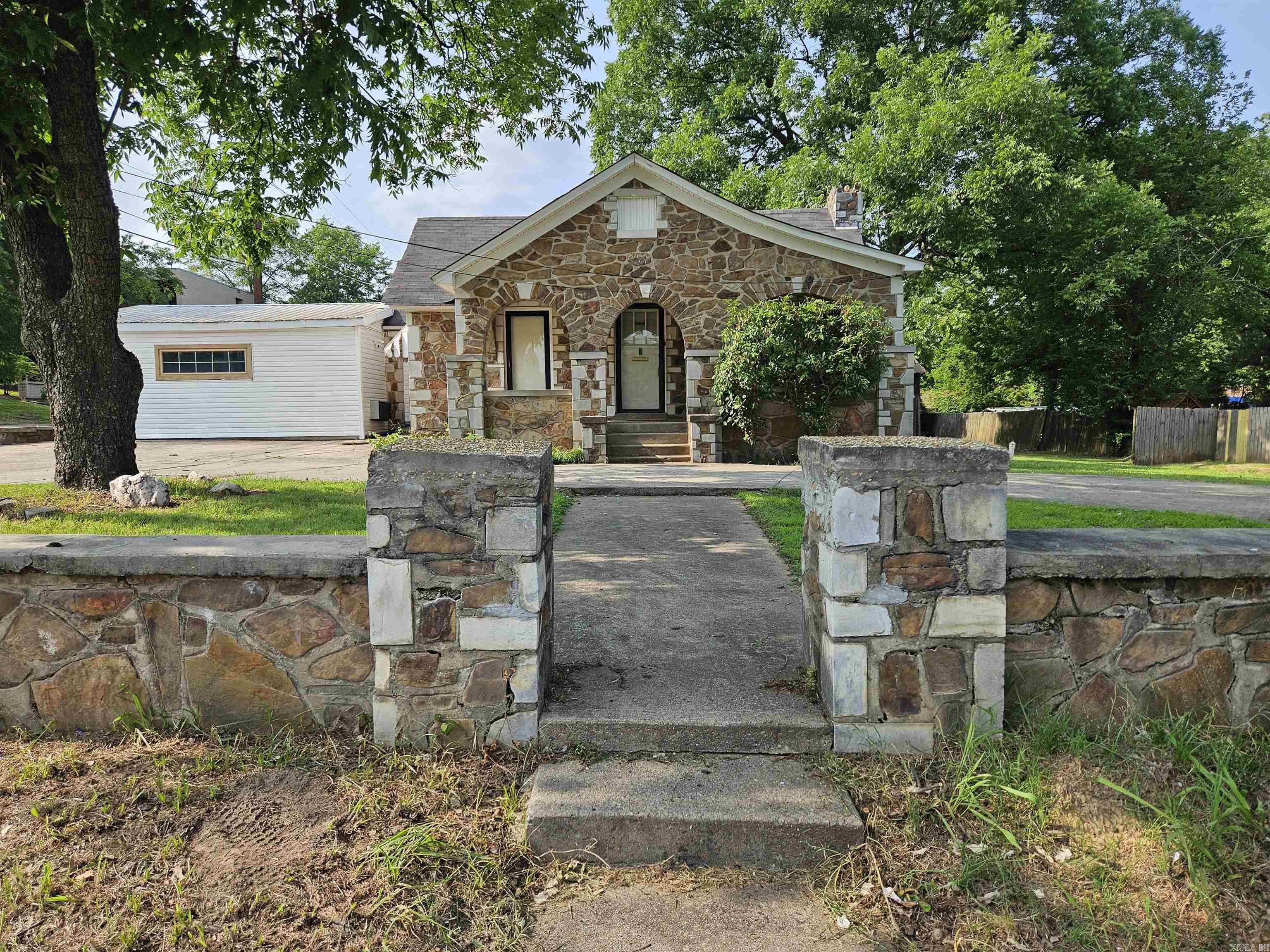 1421 W 25th  North Little Rock, AR