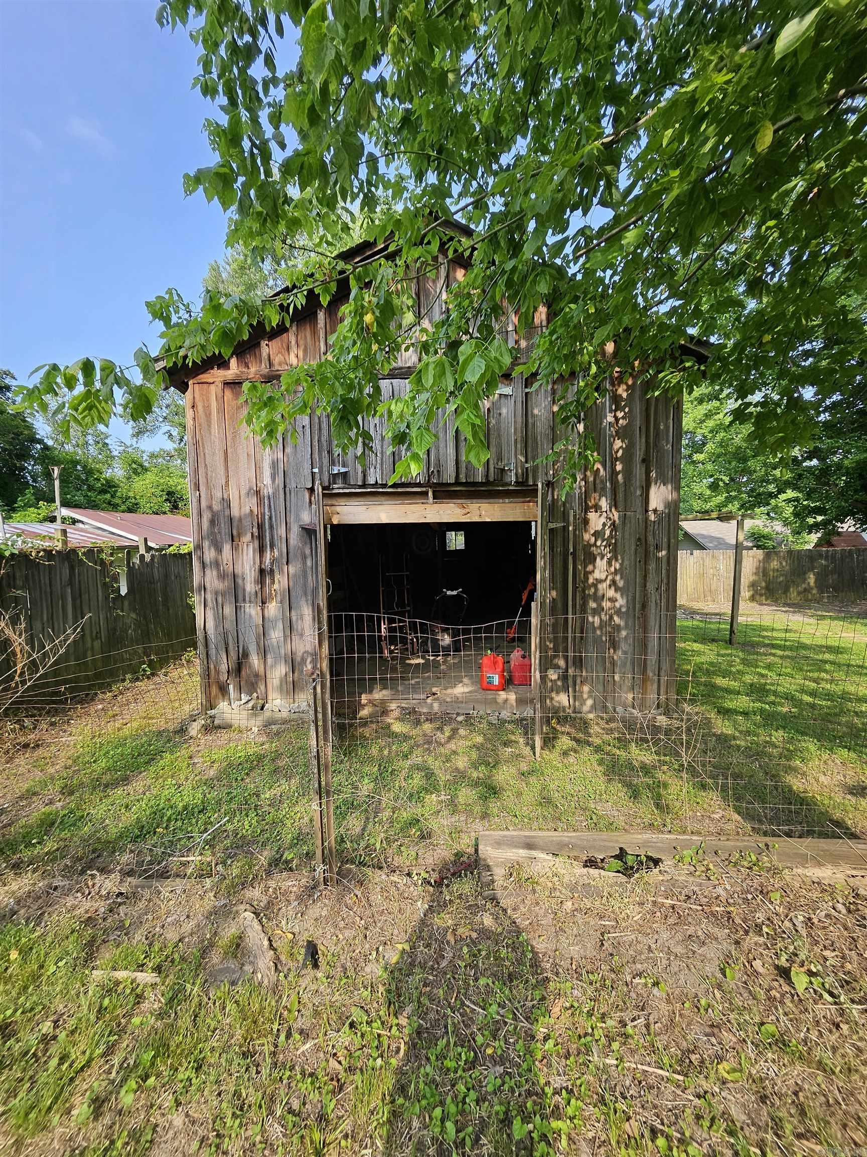 1421 W 25th  North Little Rock, AR