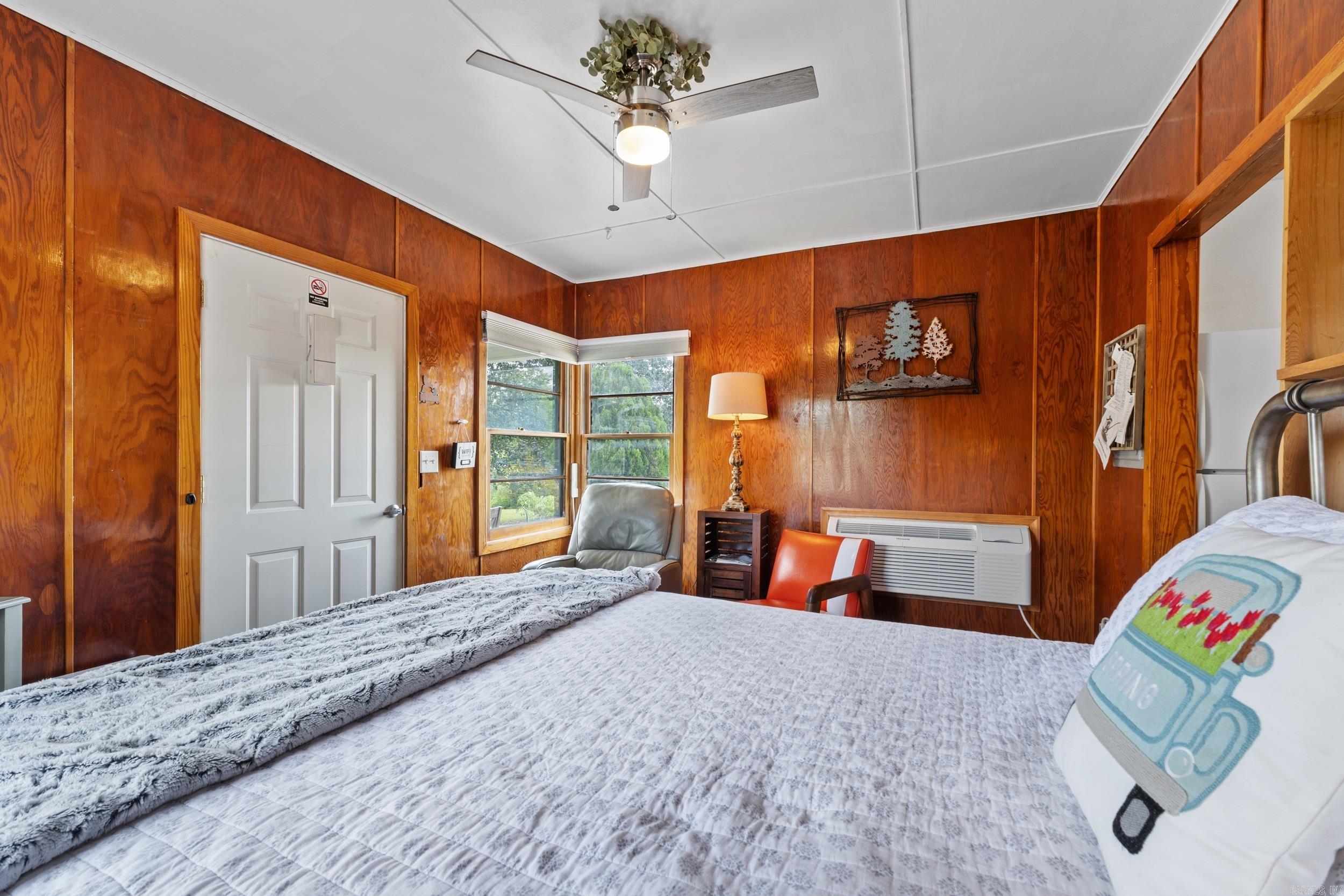 10897 S Highway 5  Salesville, AR