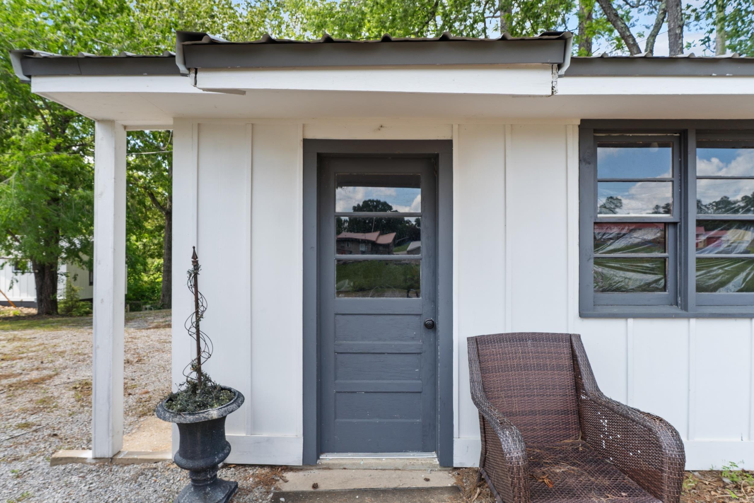 10897 S Highway 5  Salesville, AR