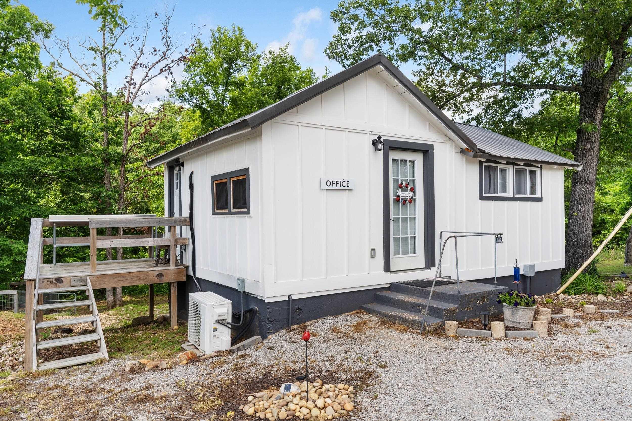 10897 S Highway 5  Salesville, AR