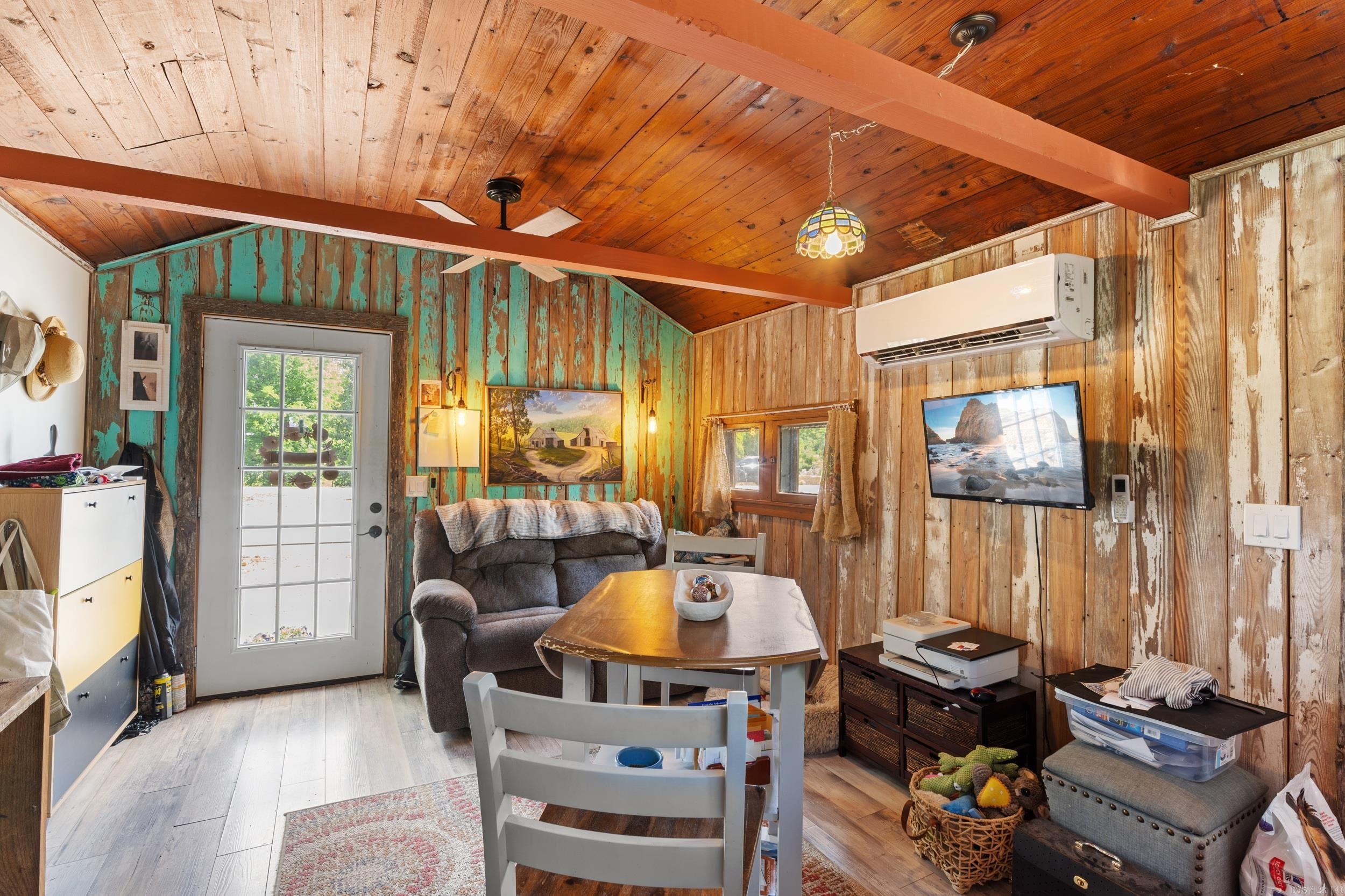 10897 S Highway 5  Salesville, AR