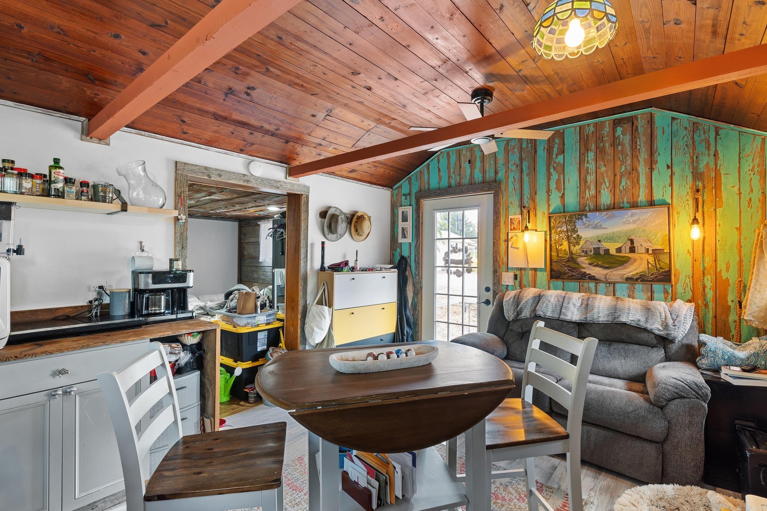 10897 S Highway 5  Salesville, AR