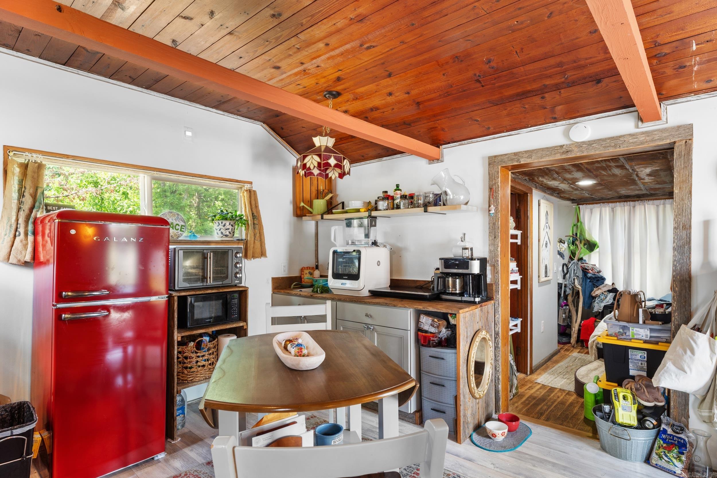 10897 S Highway 5  Salesville, AR