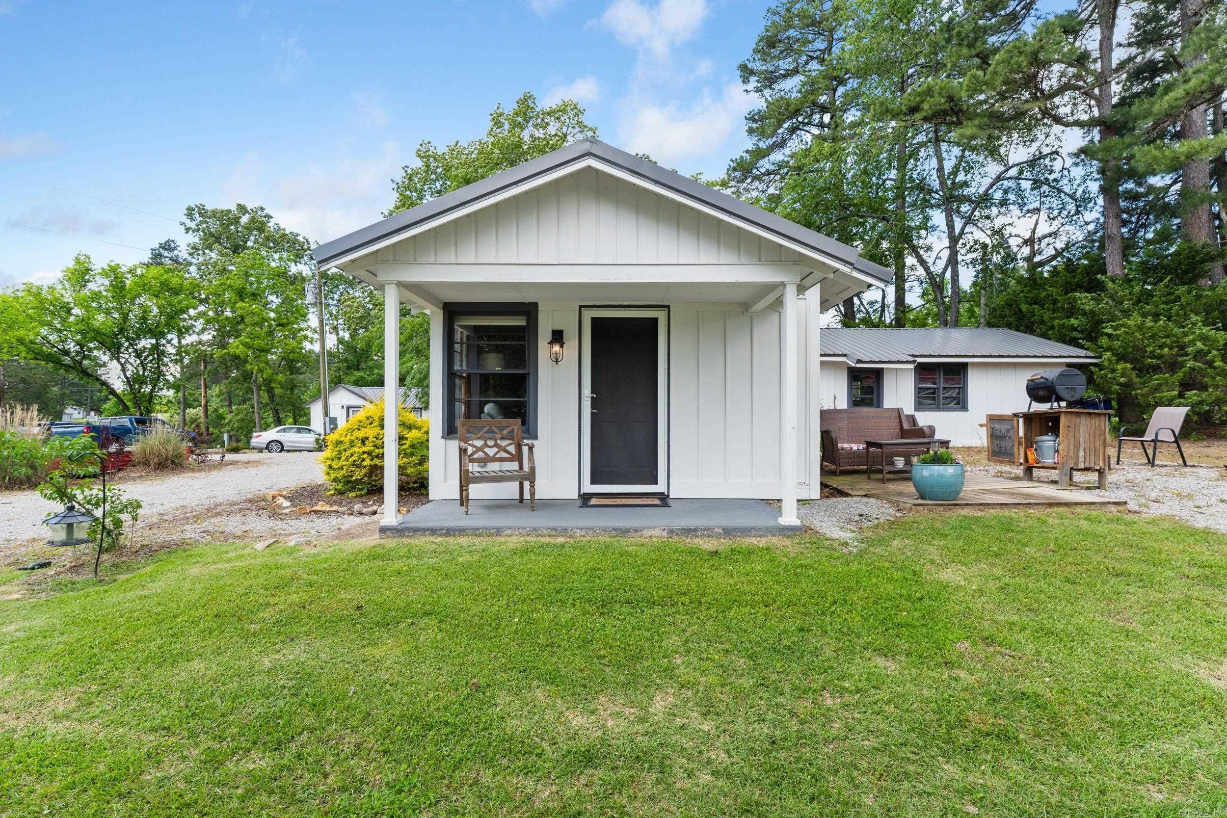 10897 S Highway 5  Salesville, AR