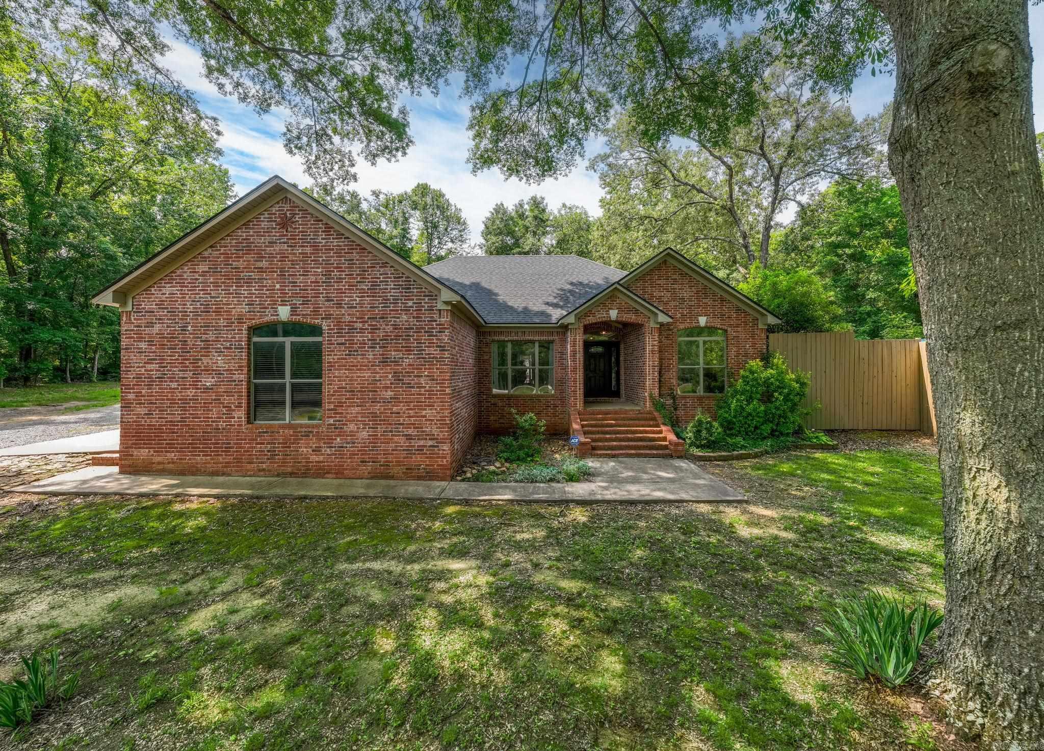 140 E Cadron  Greenbrier, AR