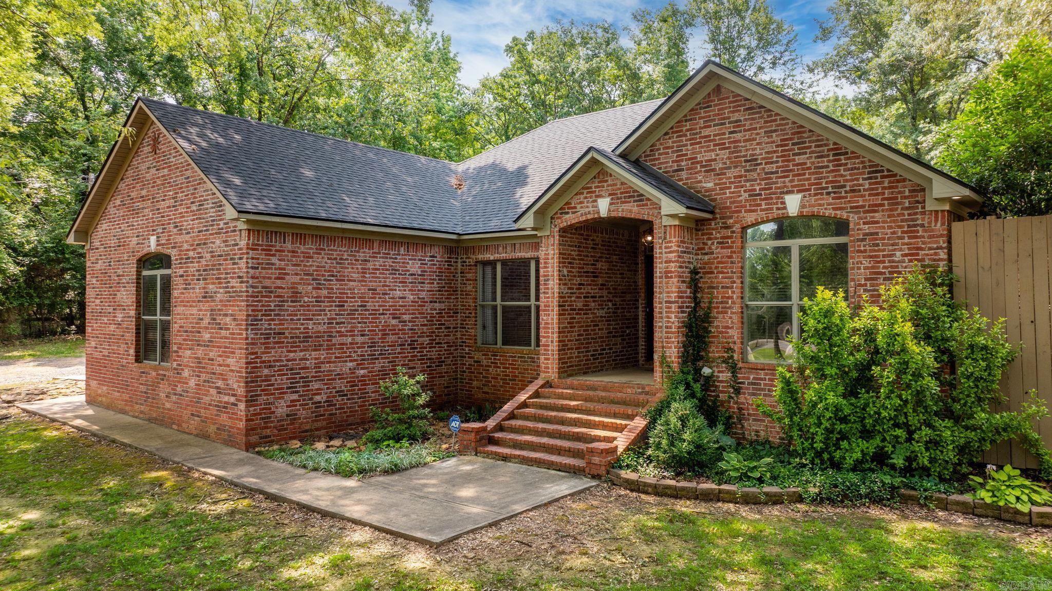 140 E Cadron  Greenbrier, AR