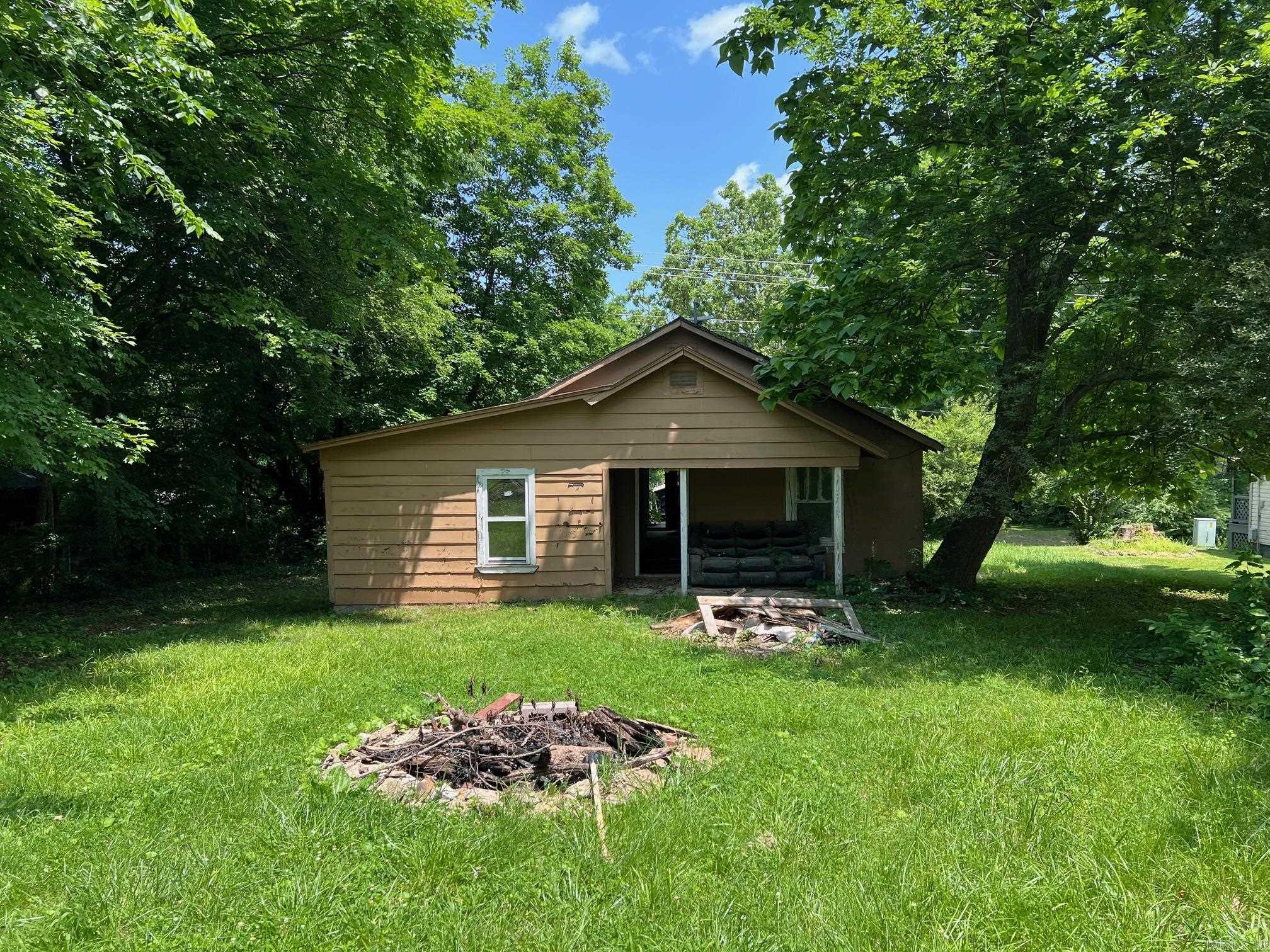 602  E Main  Flippin, AR