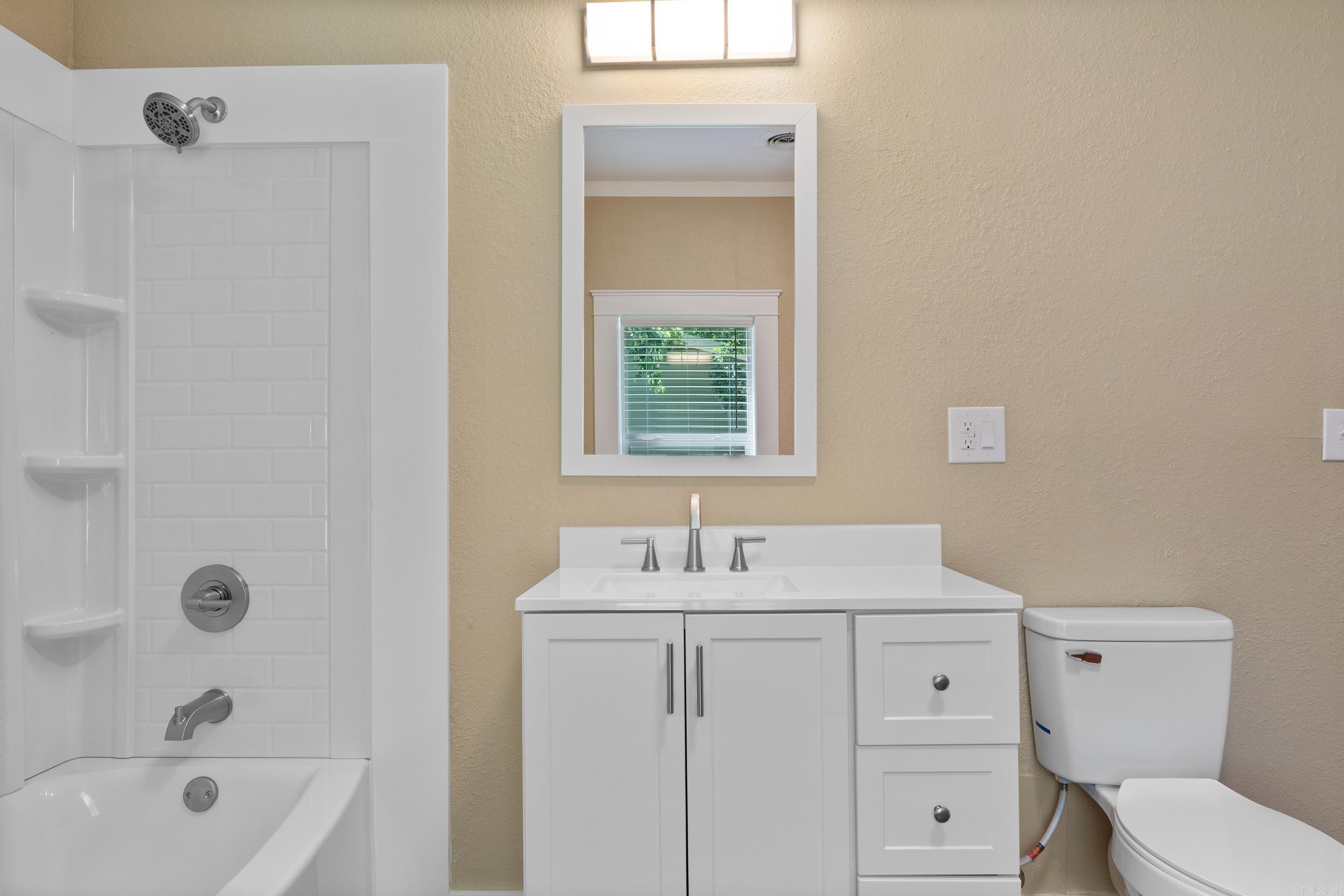 207 Combs Avenue  Cotter, AR