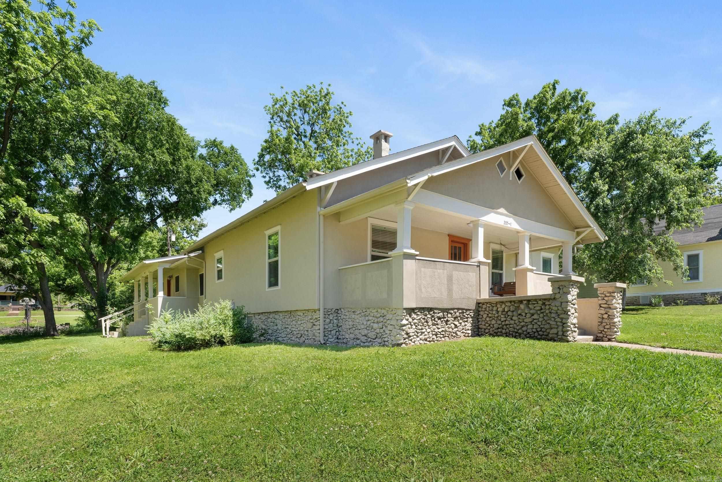 207 Combs Avenue  Cotter, AR