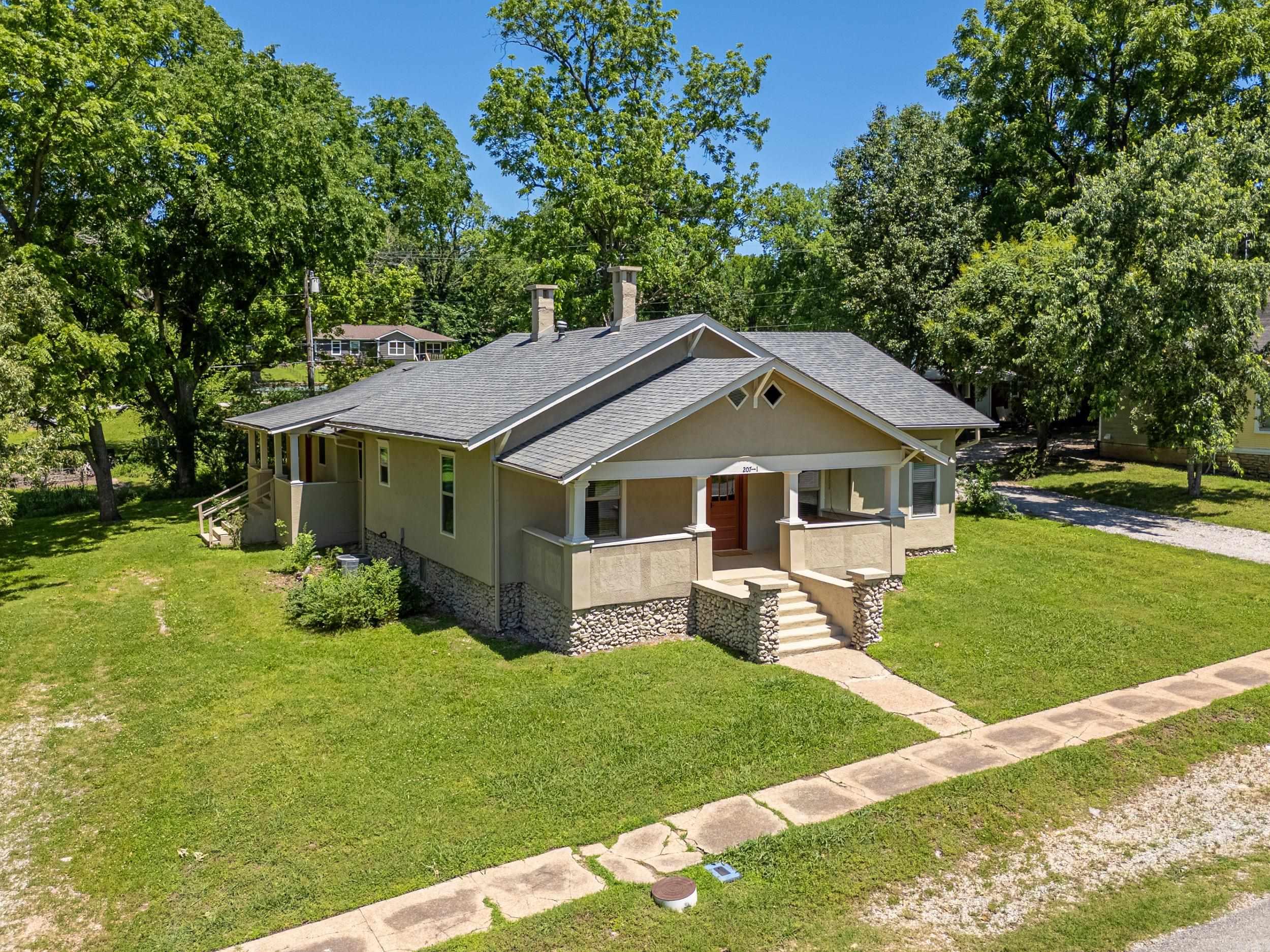 207  Combs Avenue  Cotter, AR