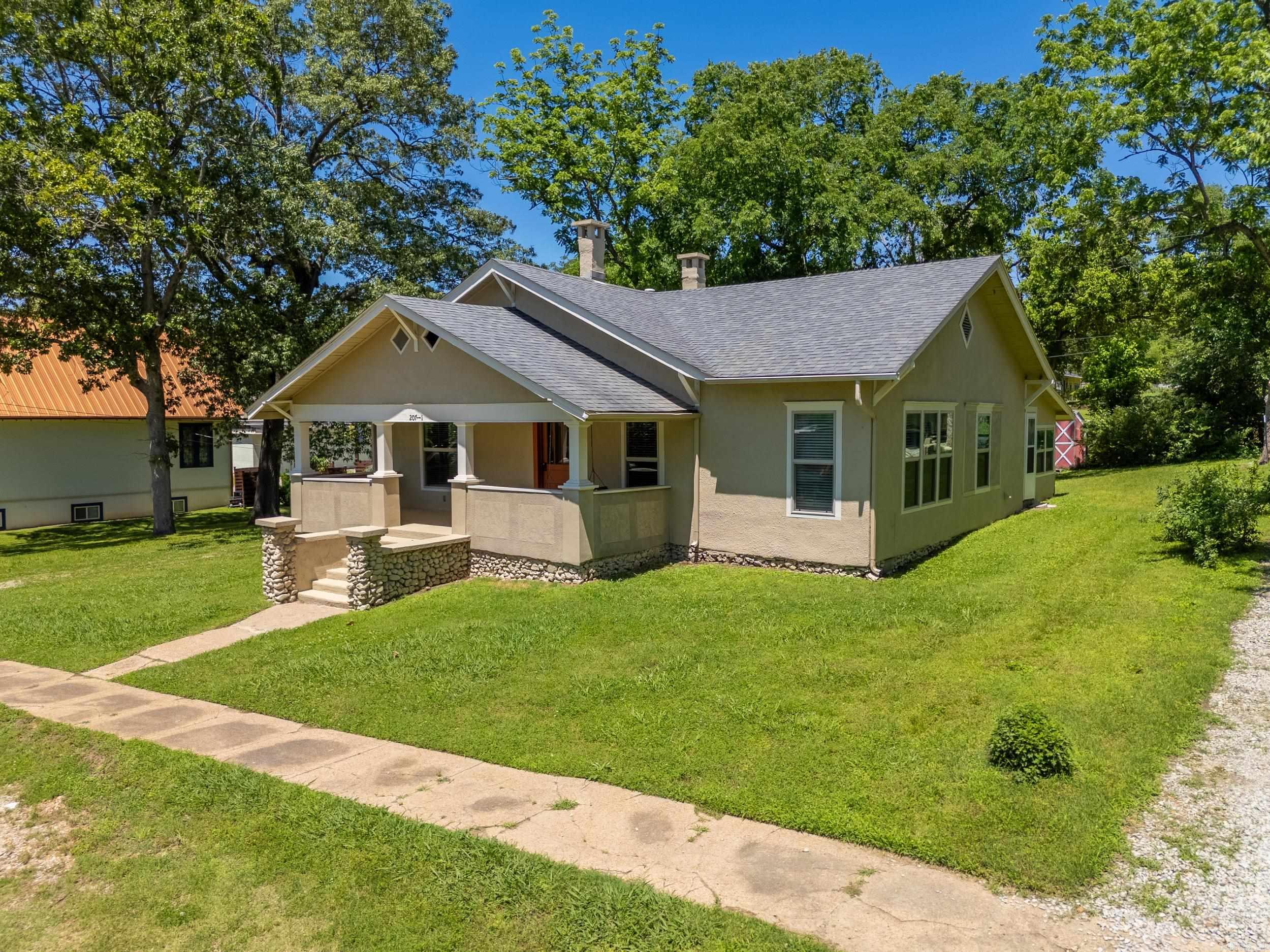 207 Combs Avenue  Cotter, AR