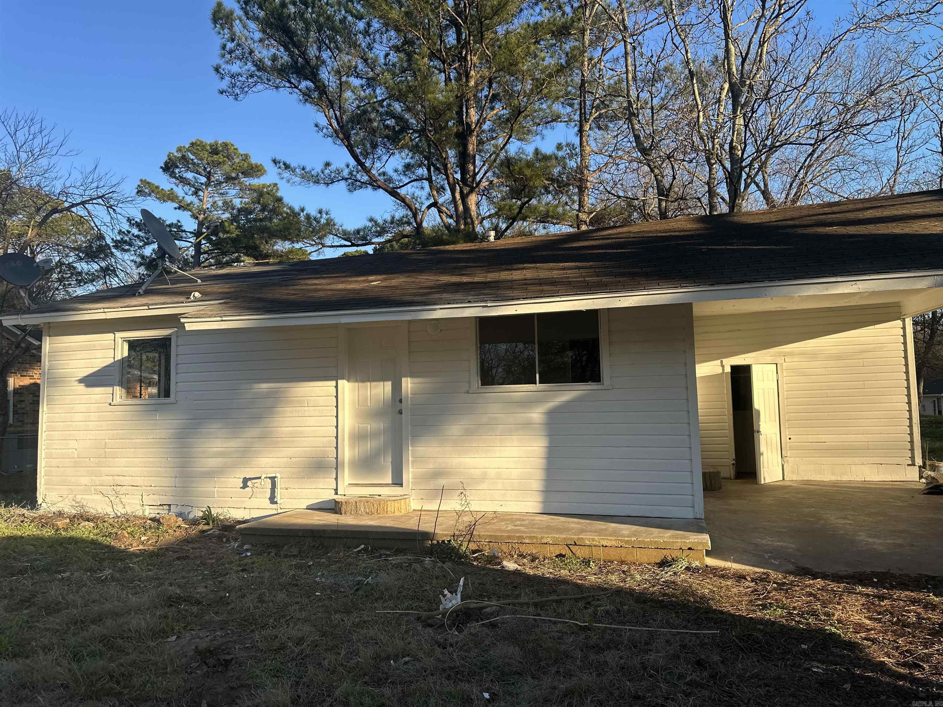 102 NE 3rd St  Bradford, AR
