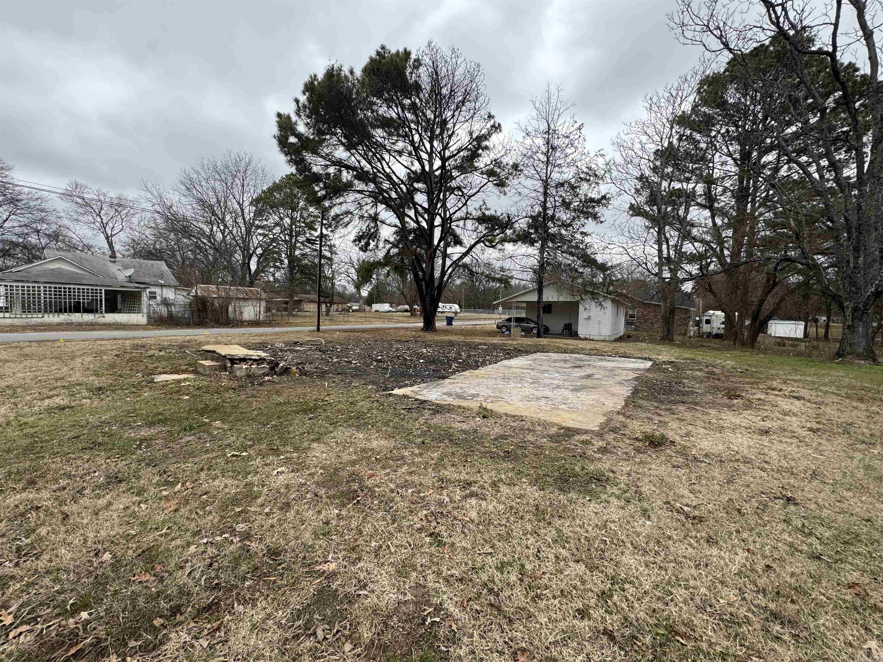102 NE 3rd St  Bradford, AR