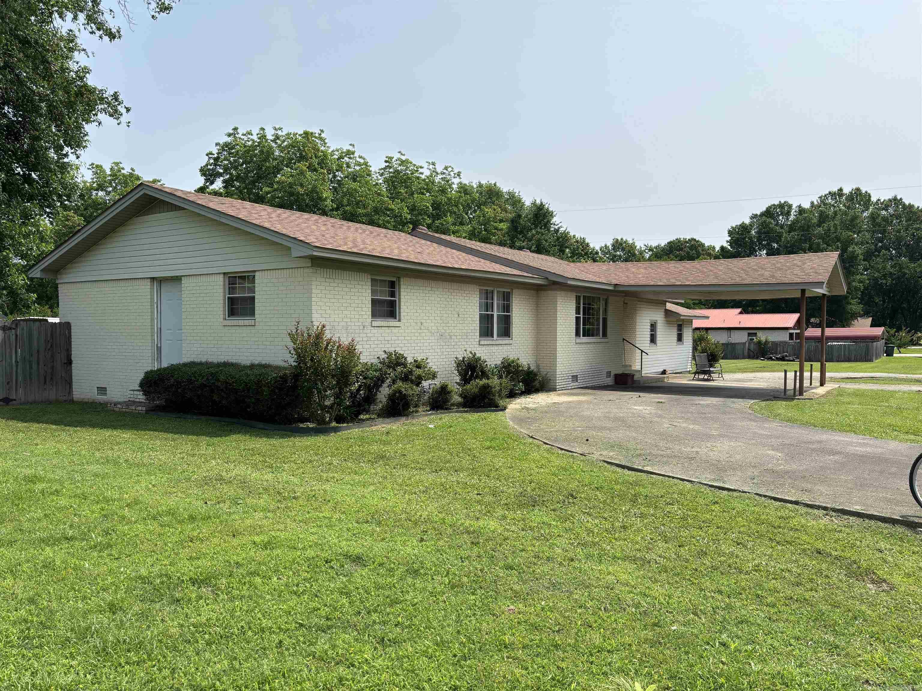 906 W Louisiana  Beebe, AR