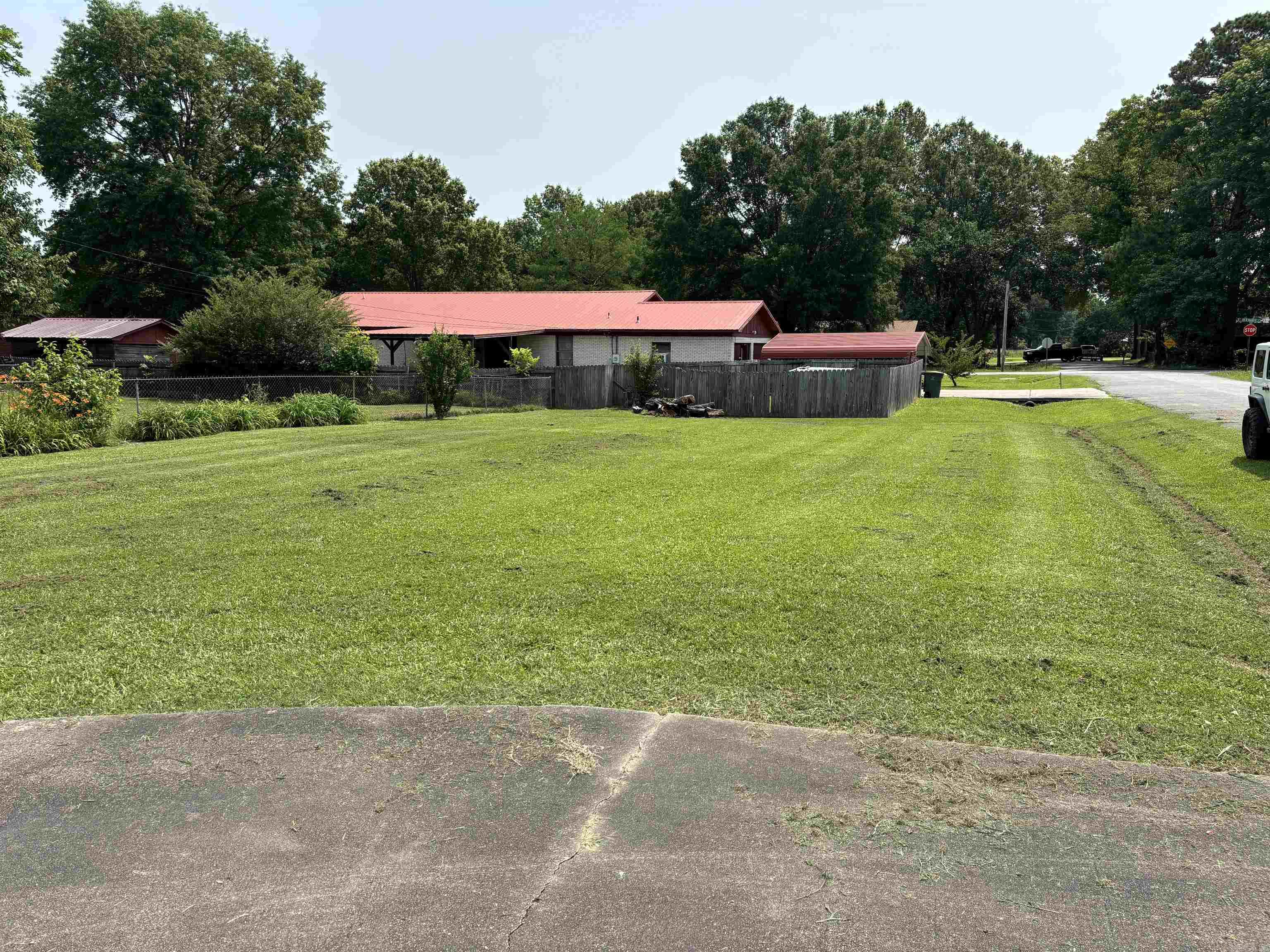 906 W Louisiana  Beebe, AR
