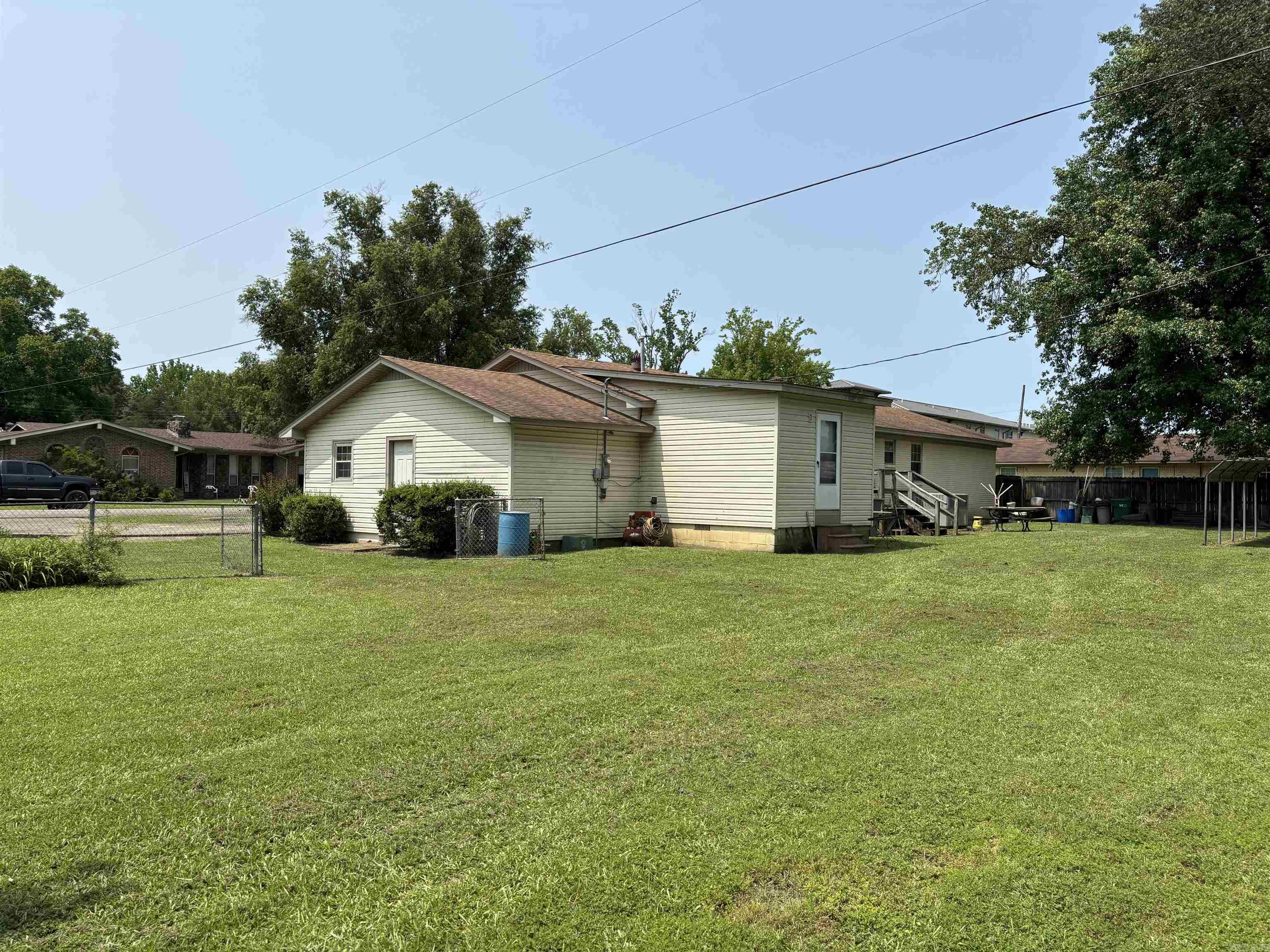906 W Louisiana  Beebe, AR