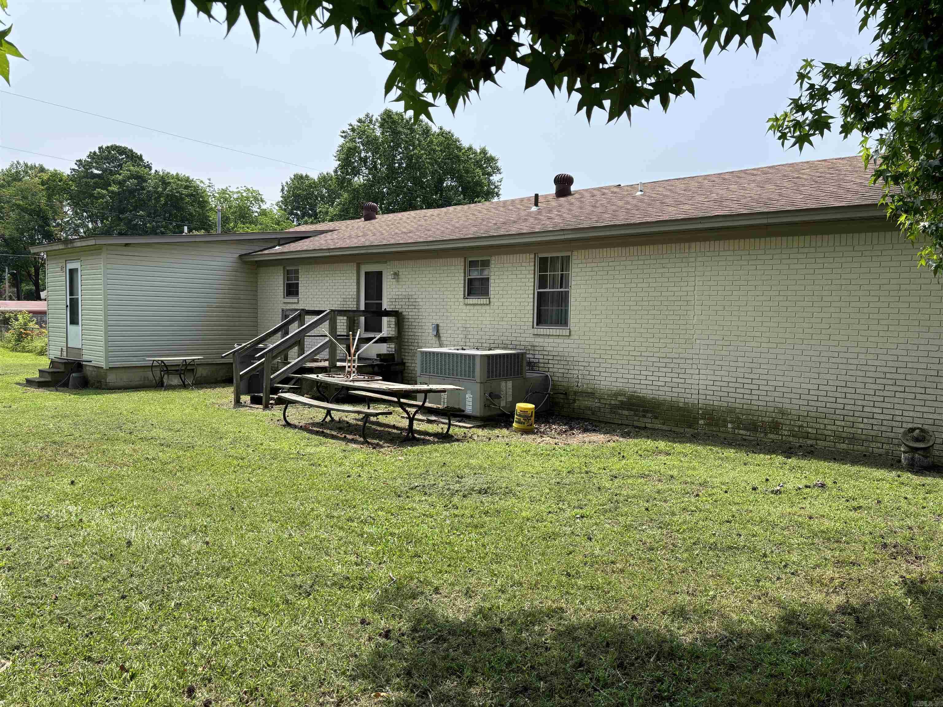 906 W Louisiana  Beebe, AR